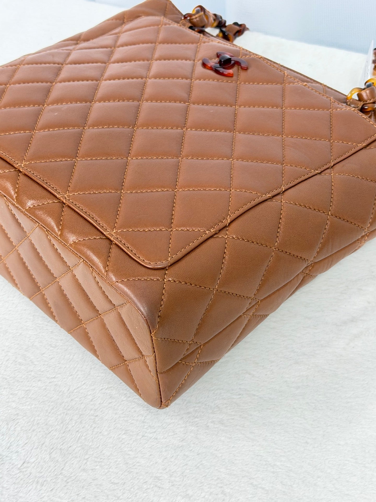 CHANEL Tortosiseshell-Chain Tote bag