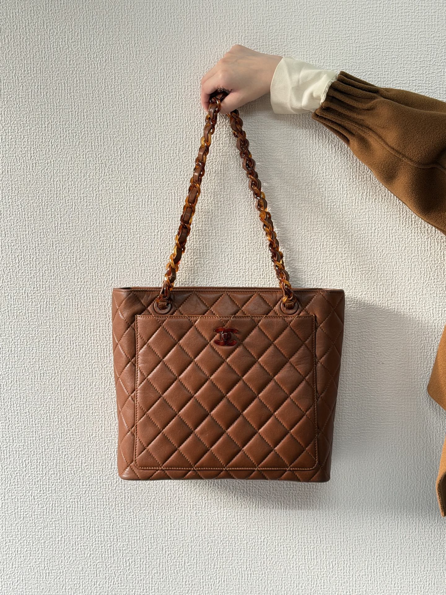 CHANEL Tortosiseshell-Chain Tote bag