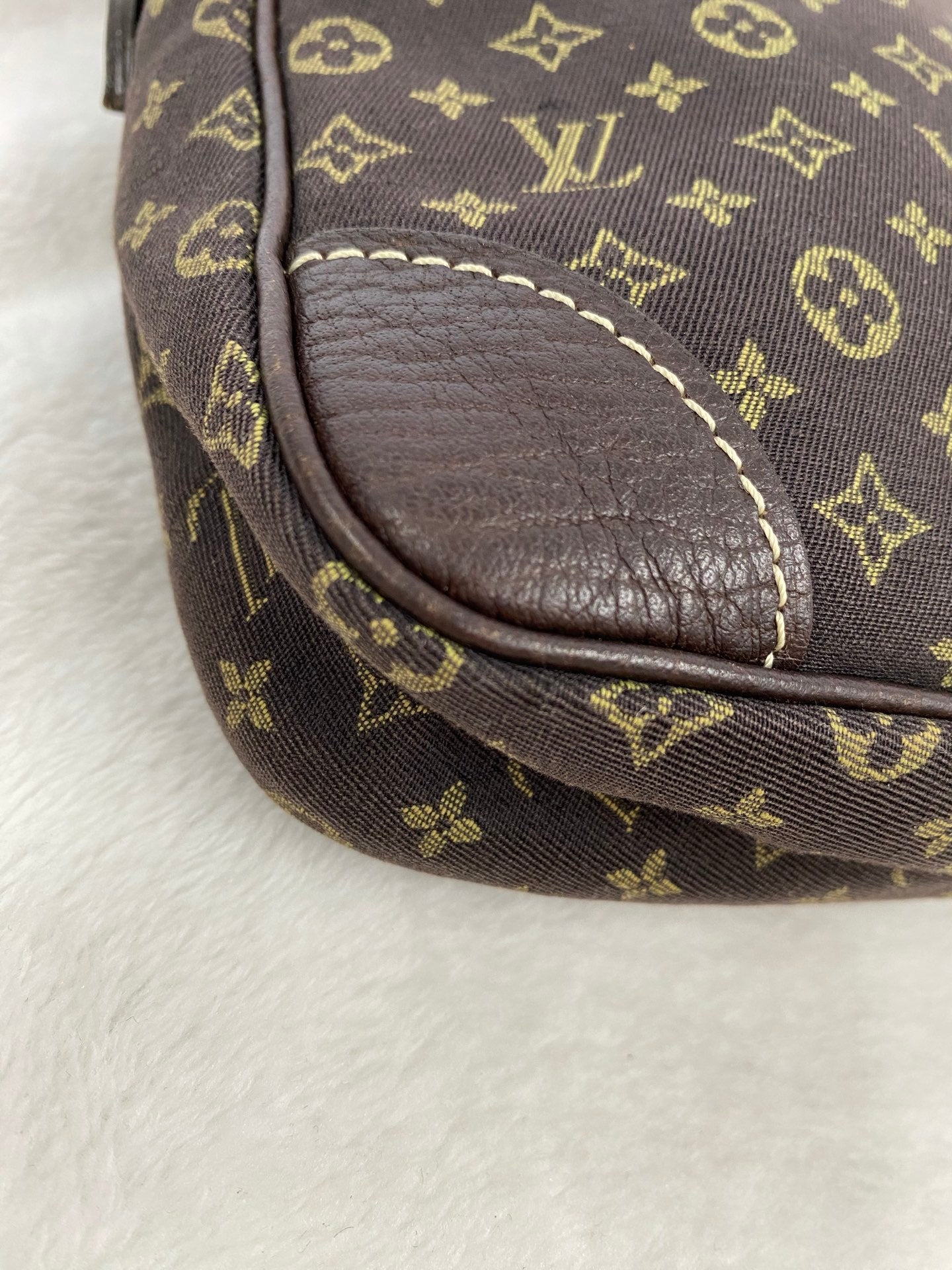 LOUIS VUITTON Monogram Shoulderbag