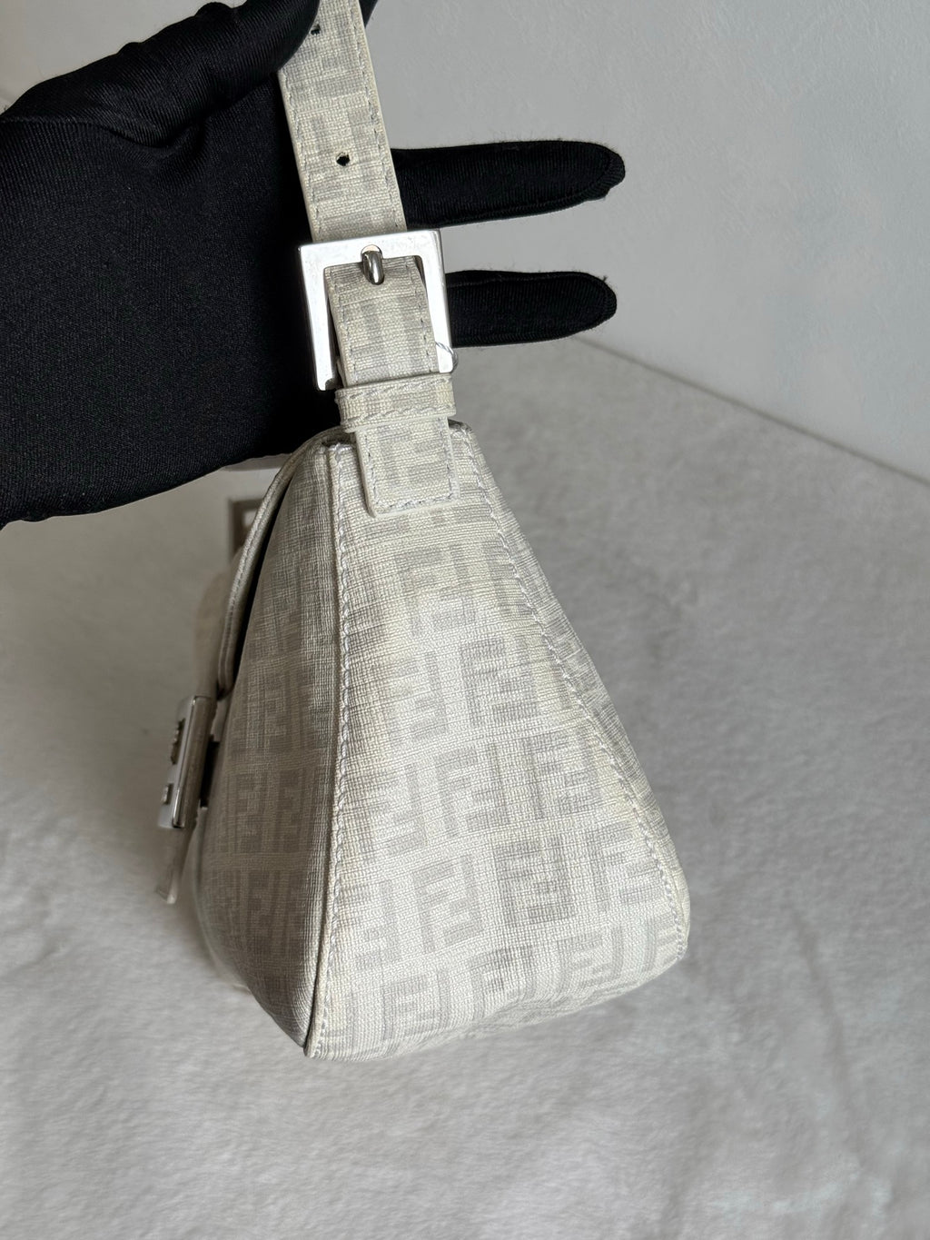 FENDI Zucca Baguette Chainbag