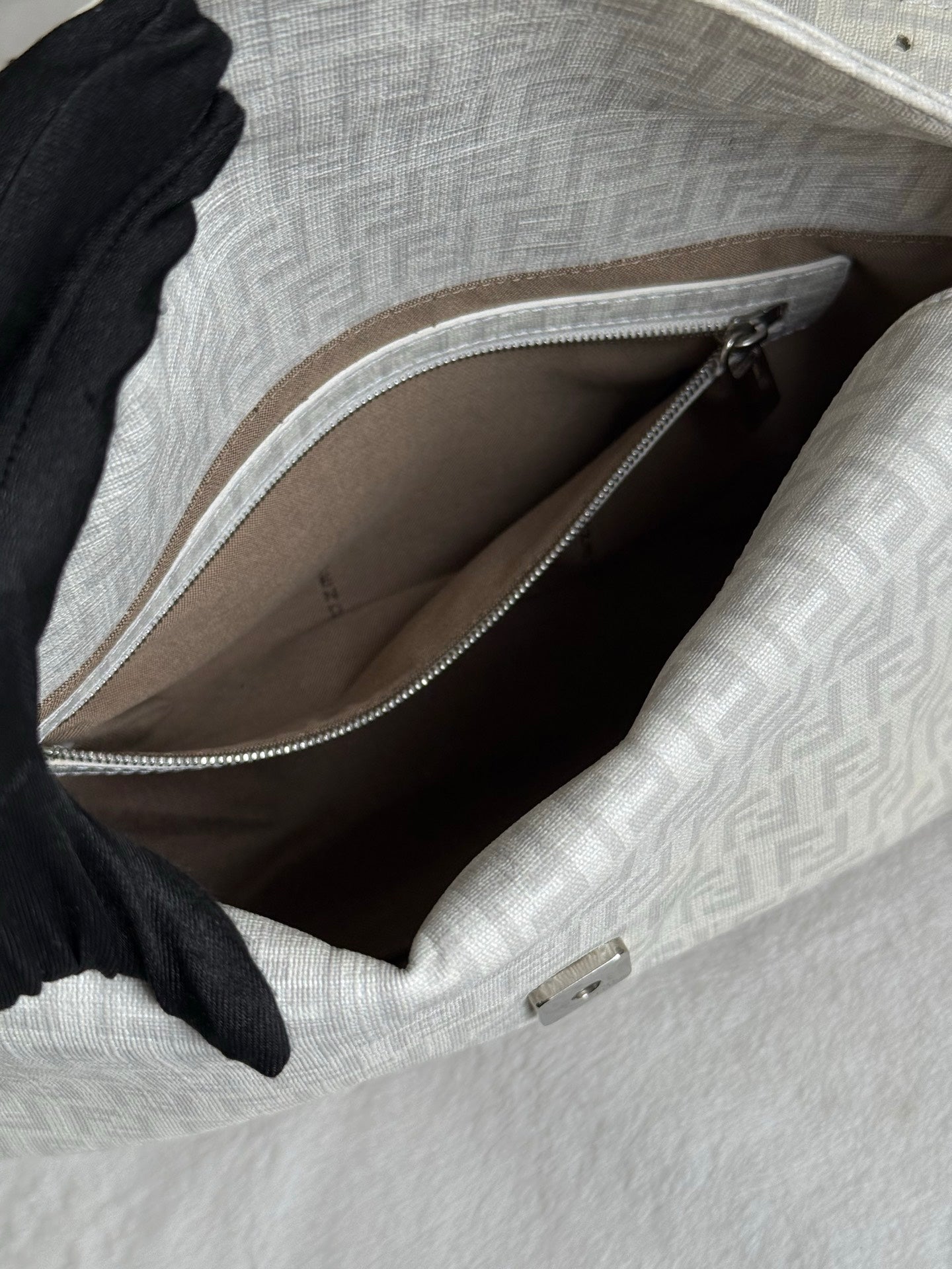 FENDI Zucca Baguette Chainbag
