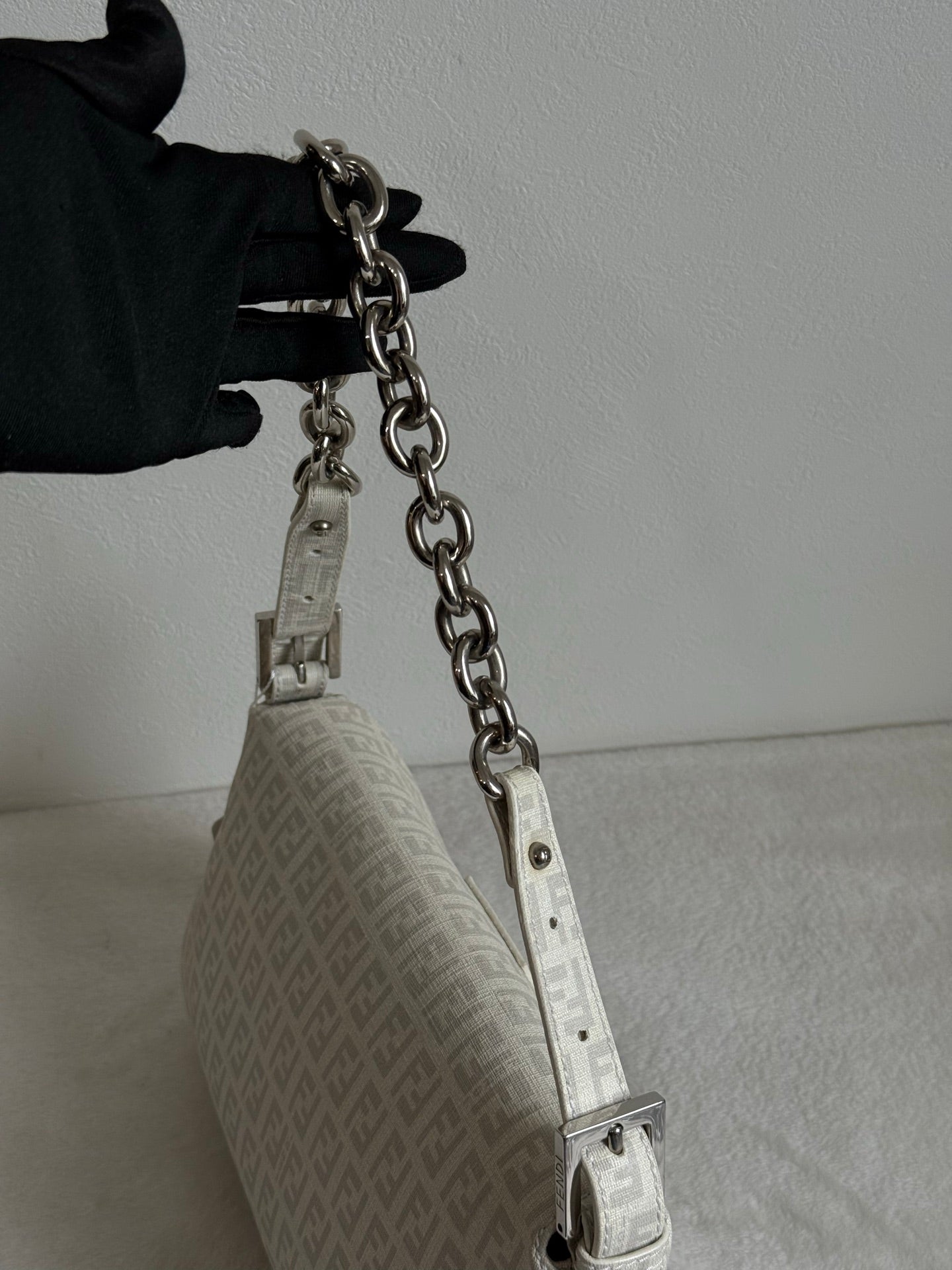 FENDI Zucca Baguette Chainbag