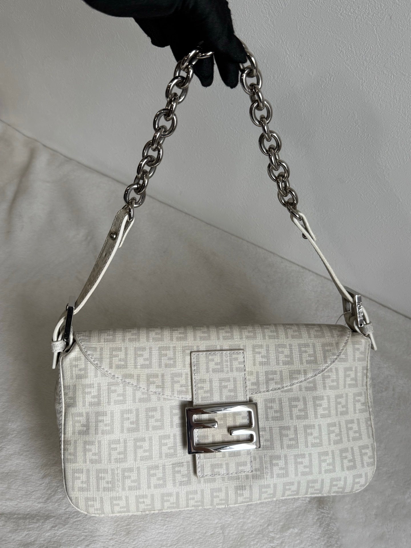 FENDI Zucca Baguette Chainbag