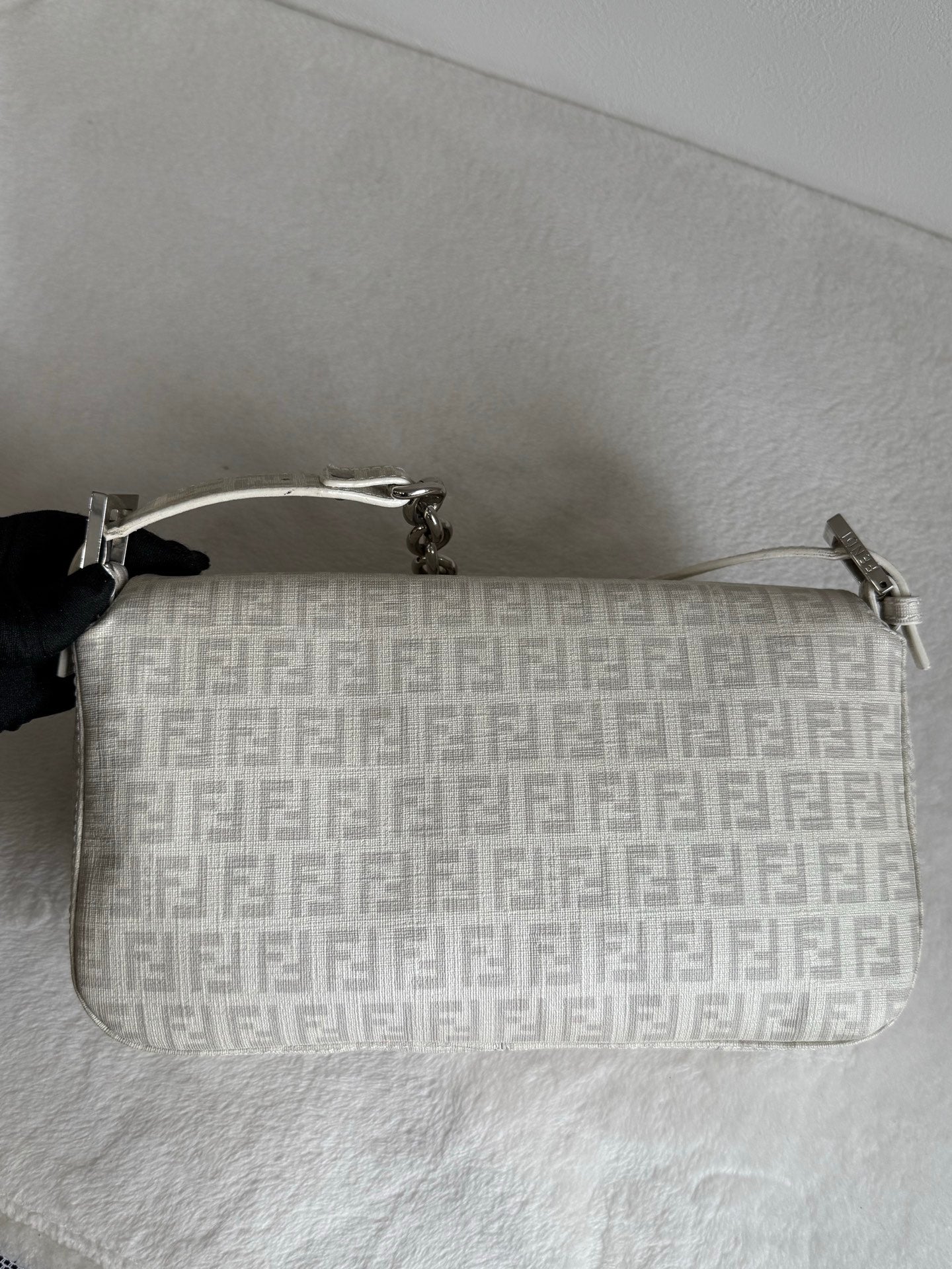 FENDI Zucca Baguette Chainbag