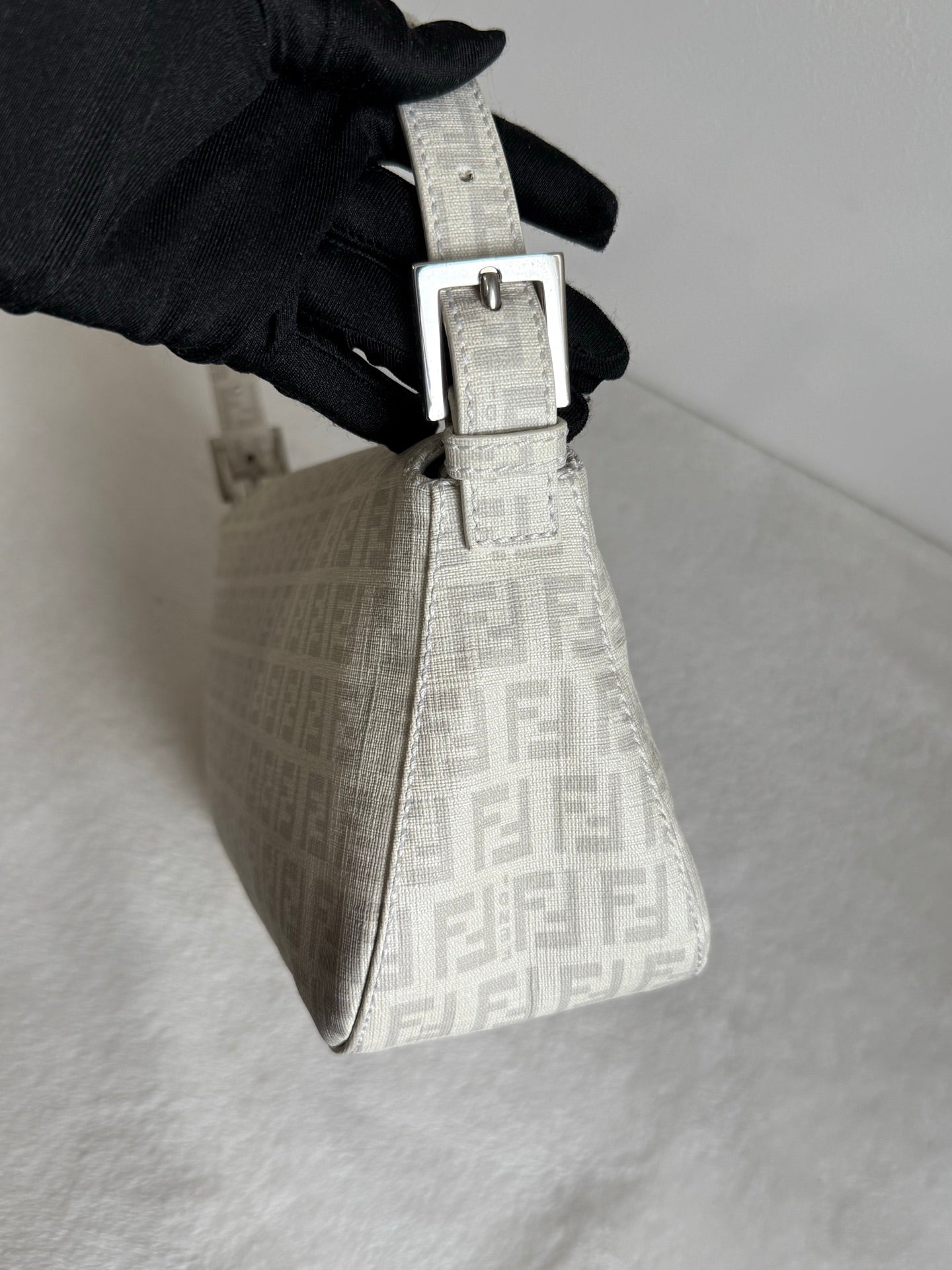 FENDI Zucca Baguette Chainbag