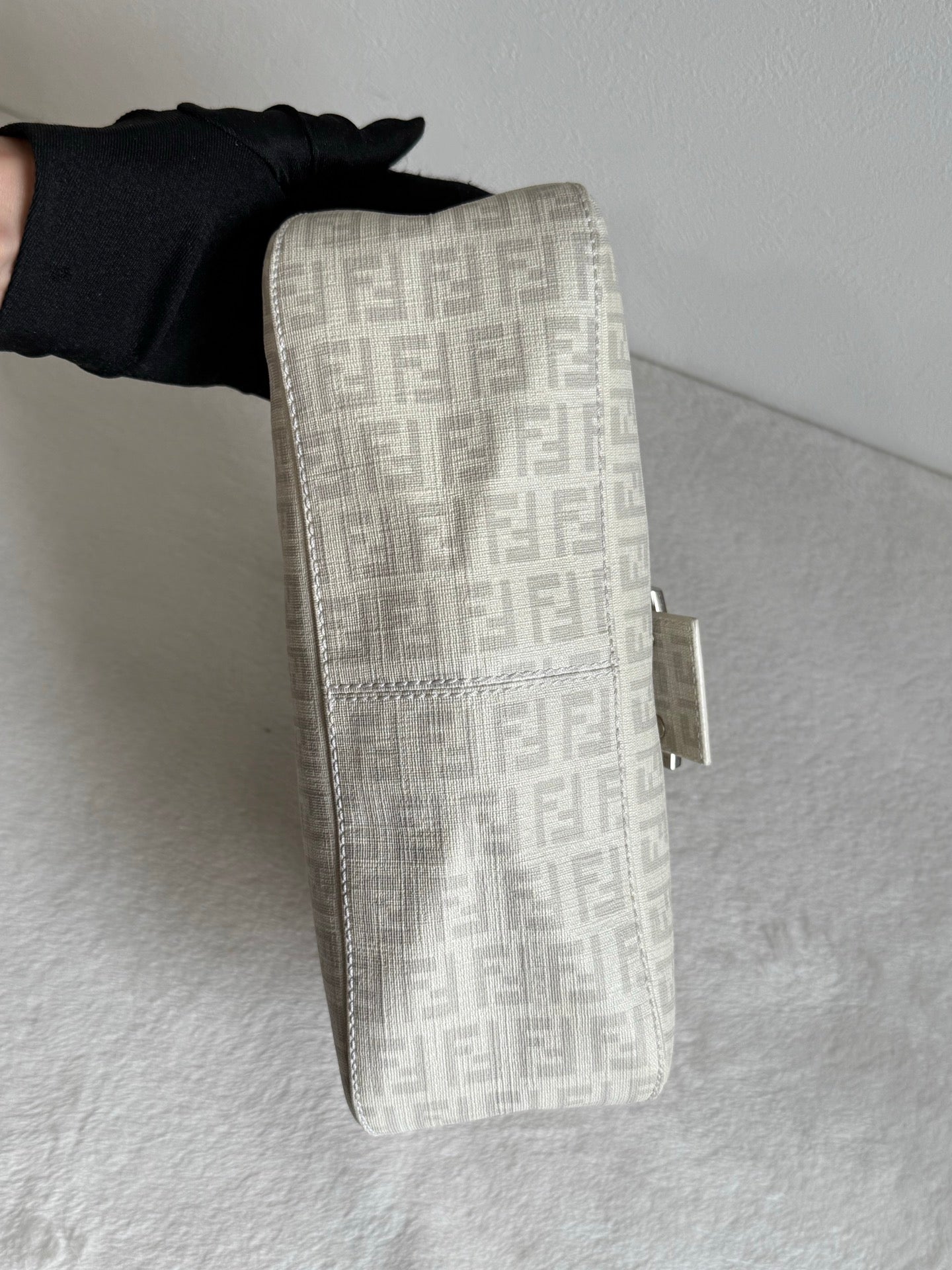 FENDI Zucca Baguette Chainbag