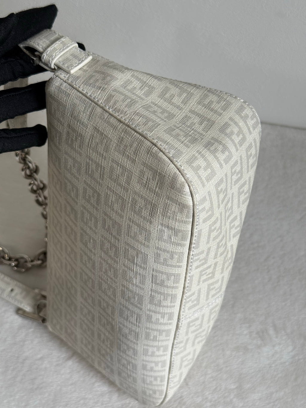 FENDI Zucca Baguette Chainbag
