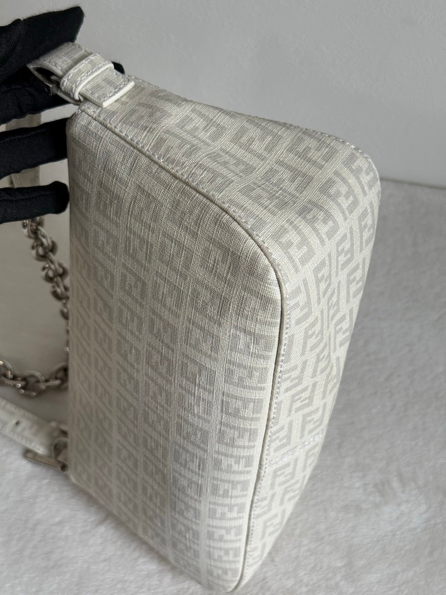 FENDI Zucca Baguette Chainbag