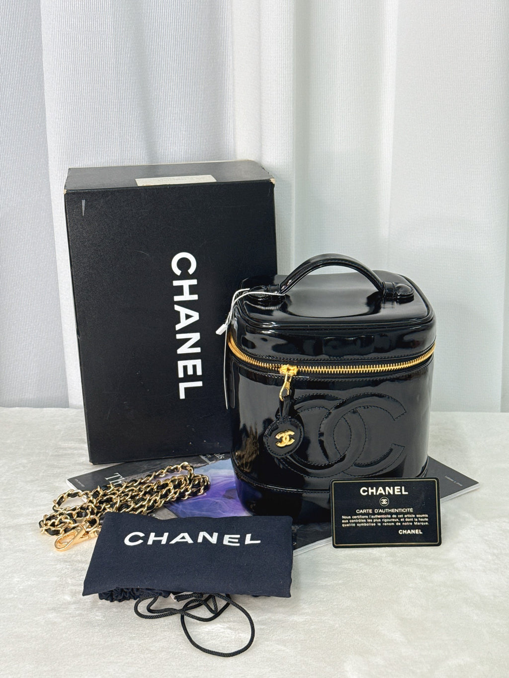 CHANEL Patent Leather vinly Shoulderbag