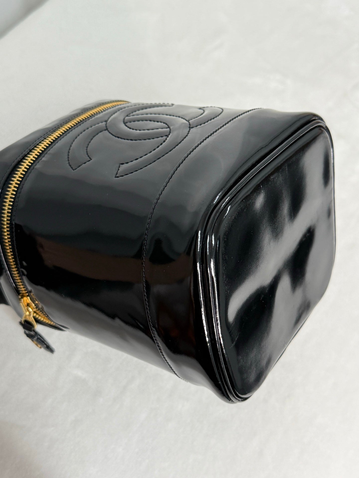 CHANEL Patent Leather vinly Shoulderbag