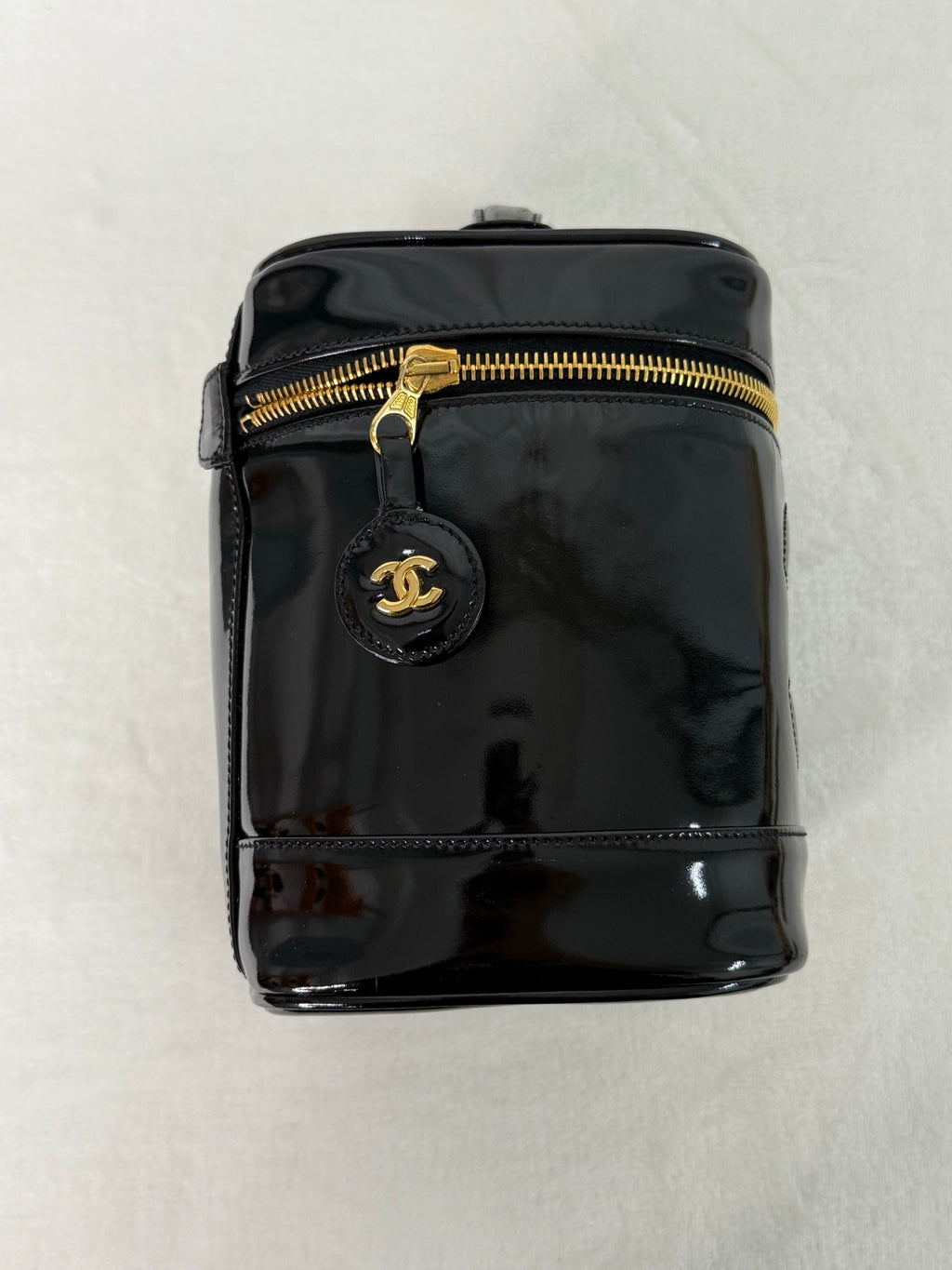 CHANEL Patent Leather vinly Shoulderbag