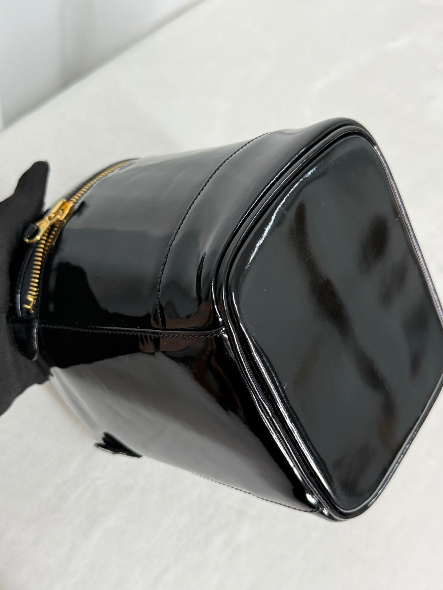 CHANEL Patent Leather vinly Shoulderbag