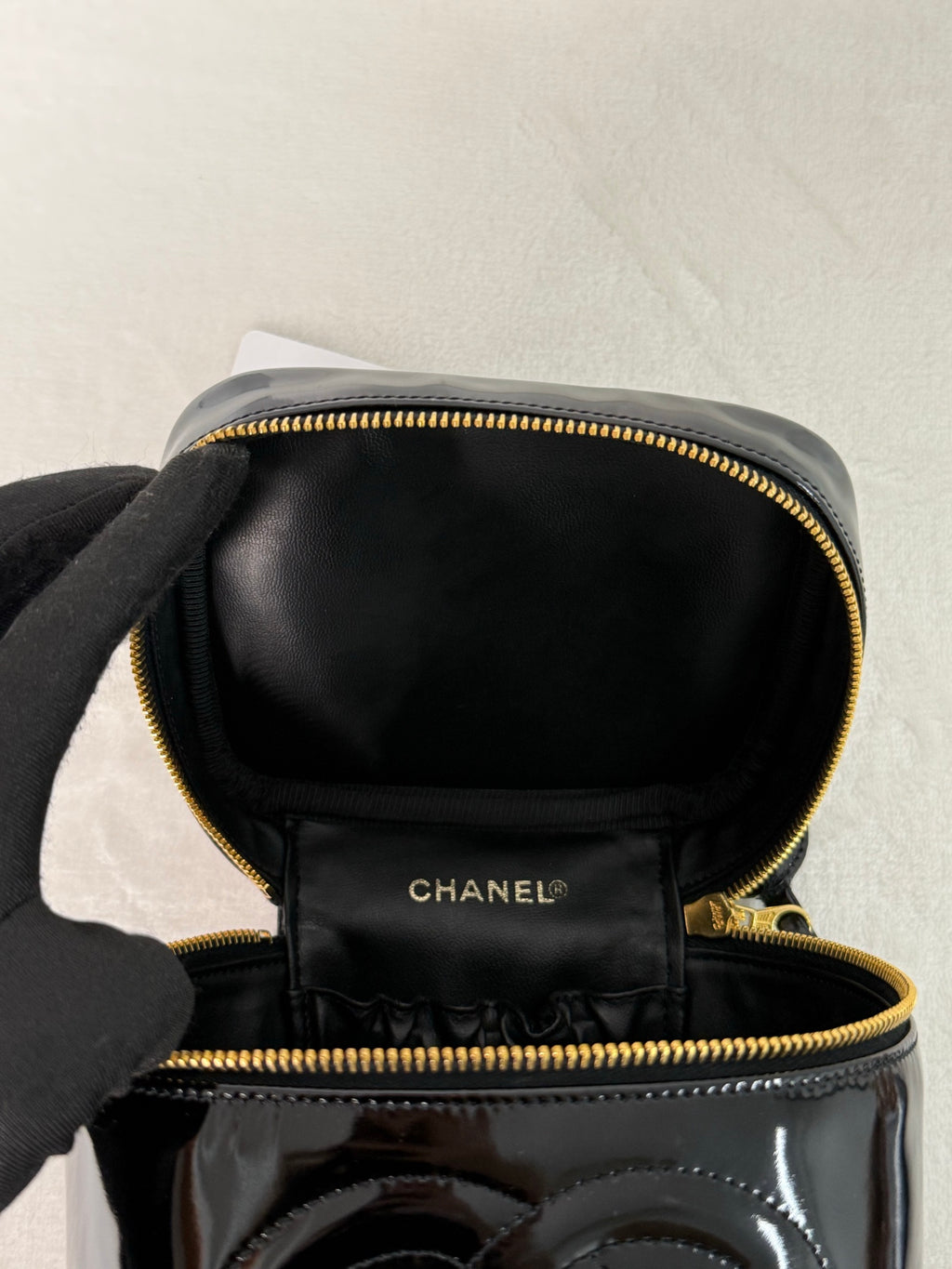 CHANEL Patent Leather vinly Shoulderbag
