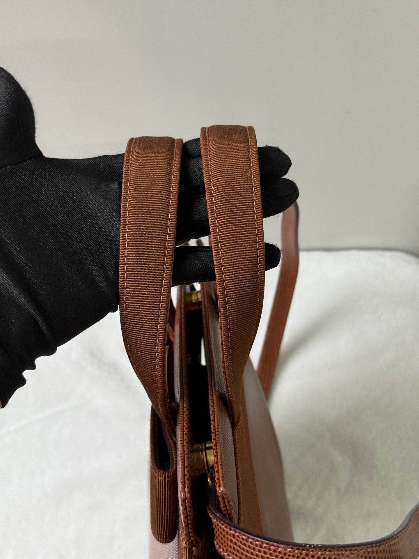 Ferragamo Ribbon Kelly shoulderbag