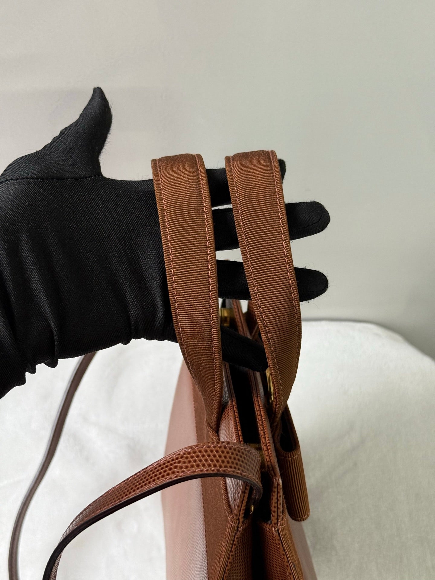 Ferragamo Ribbon Kelly shoulderbag