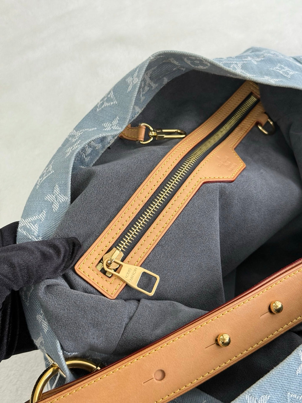LOUIS VUITTON Denim Delightful Shoulderbag