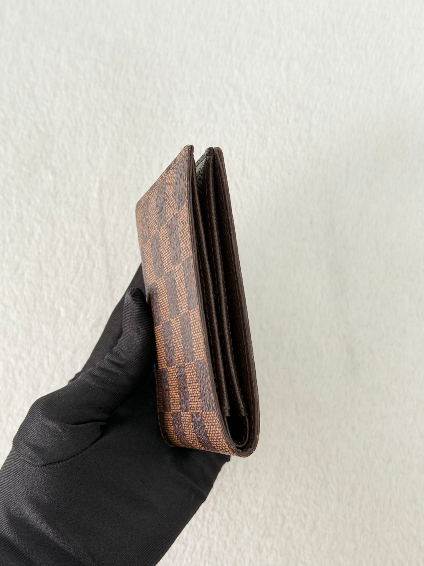 LOUIS VUITTON Damier Wallet