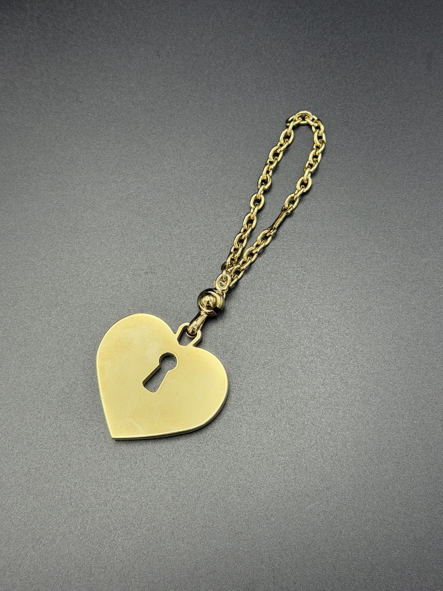 CHANEL Heart-shaped Vintage Asscesory