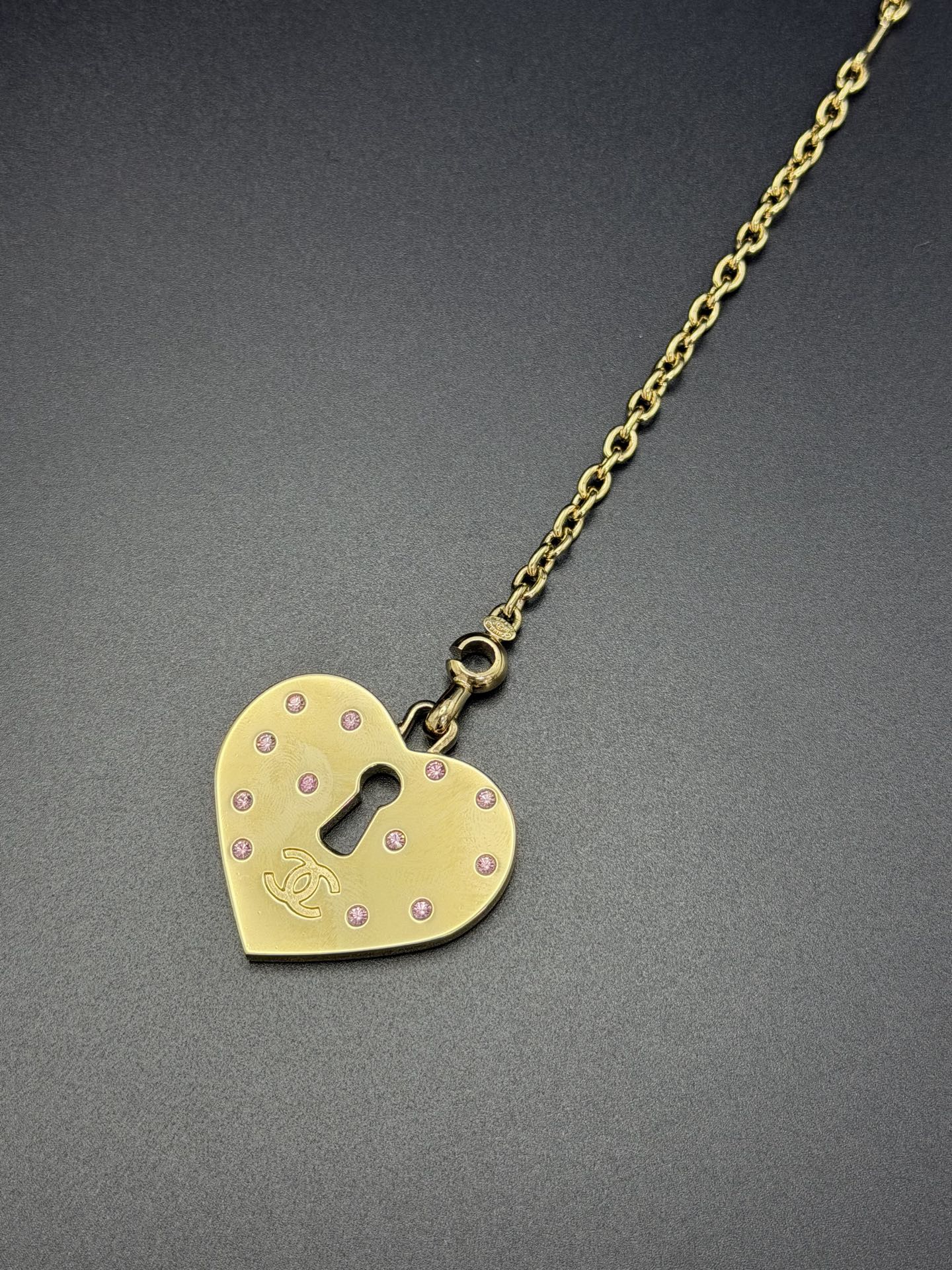 CHANEL Heart-shaped Vintage Asscesory
