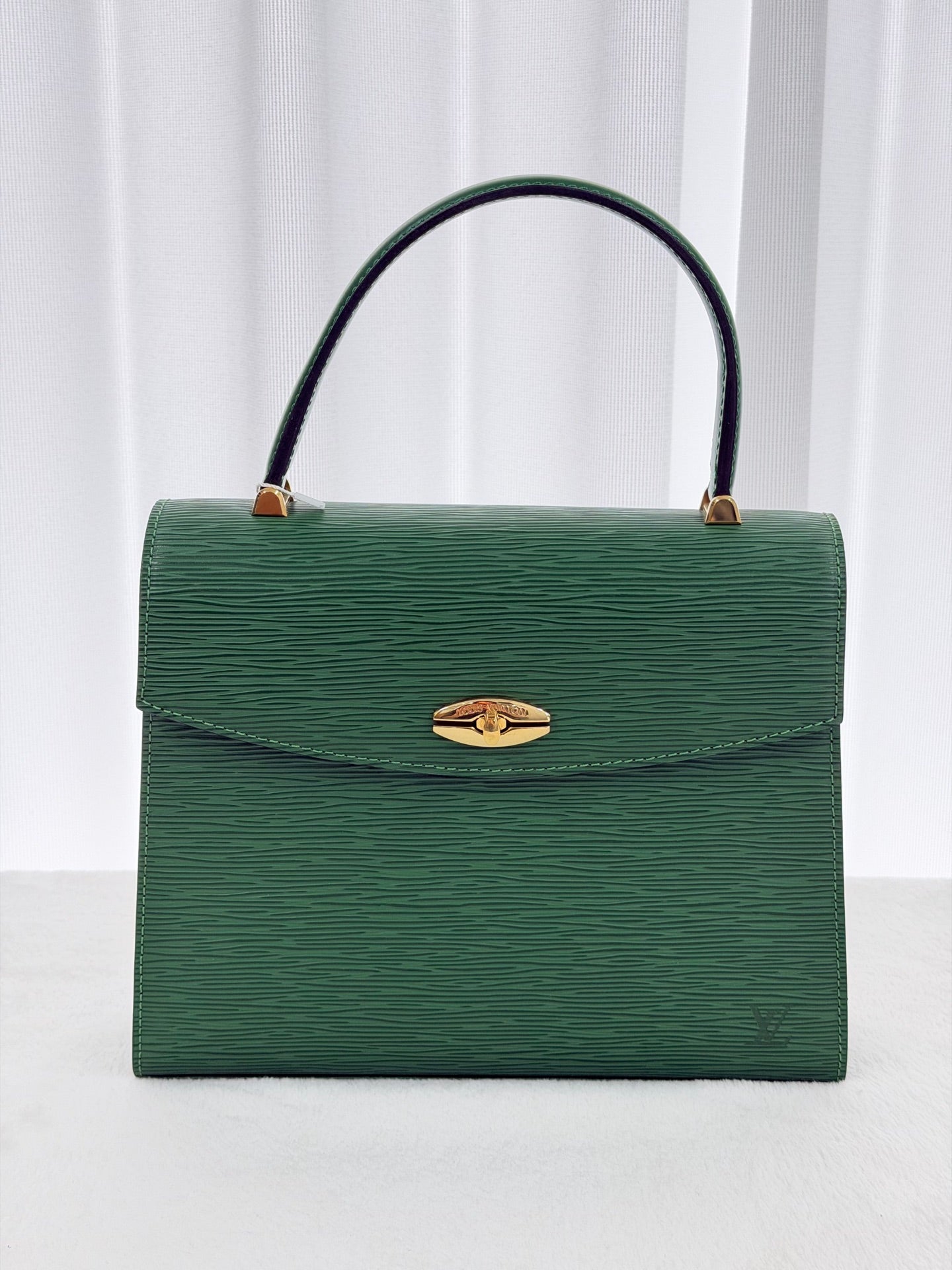 LOUIS VUITTON Epi Kelly Vintage Handbag