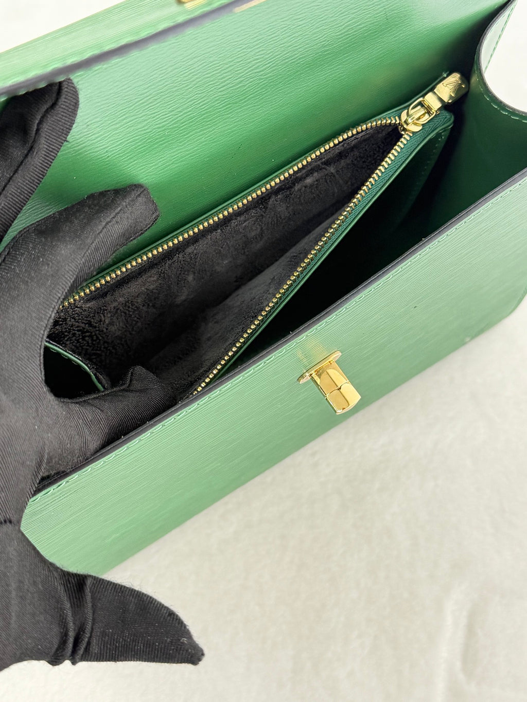 LOUIS VUITTON Epi Kelly Vintage Handbag