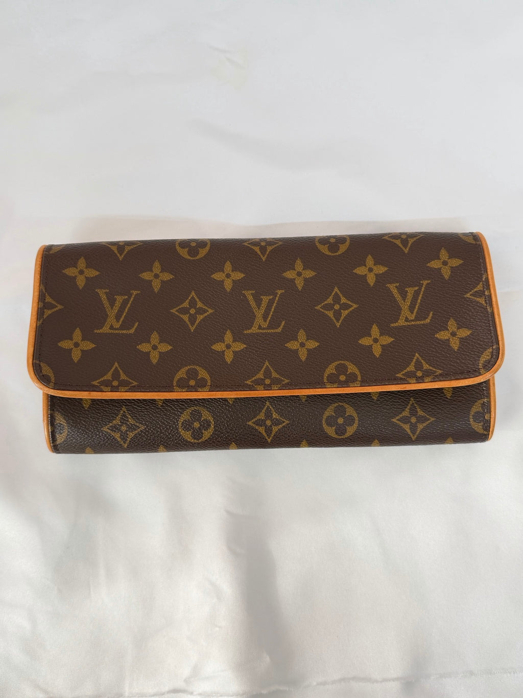 LOUIS VUITTON Monogram Clutch