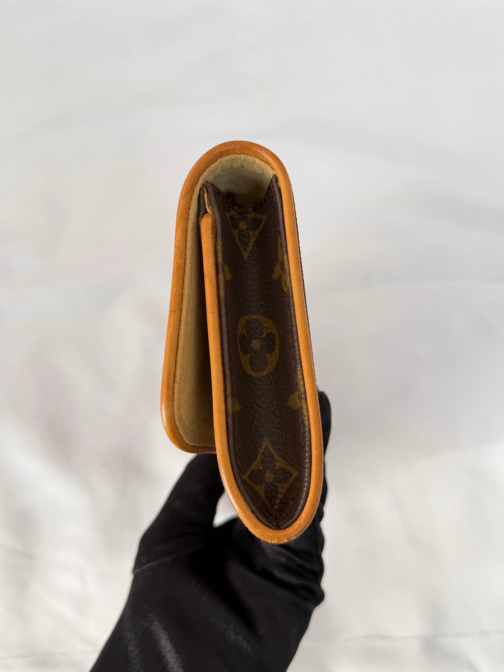 LOUIS VUITTON Monogram Clutch