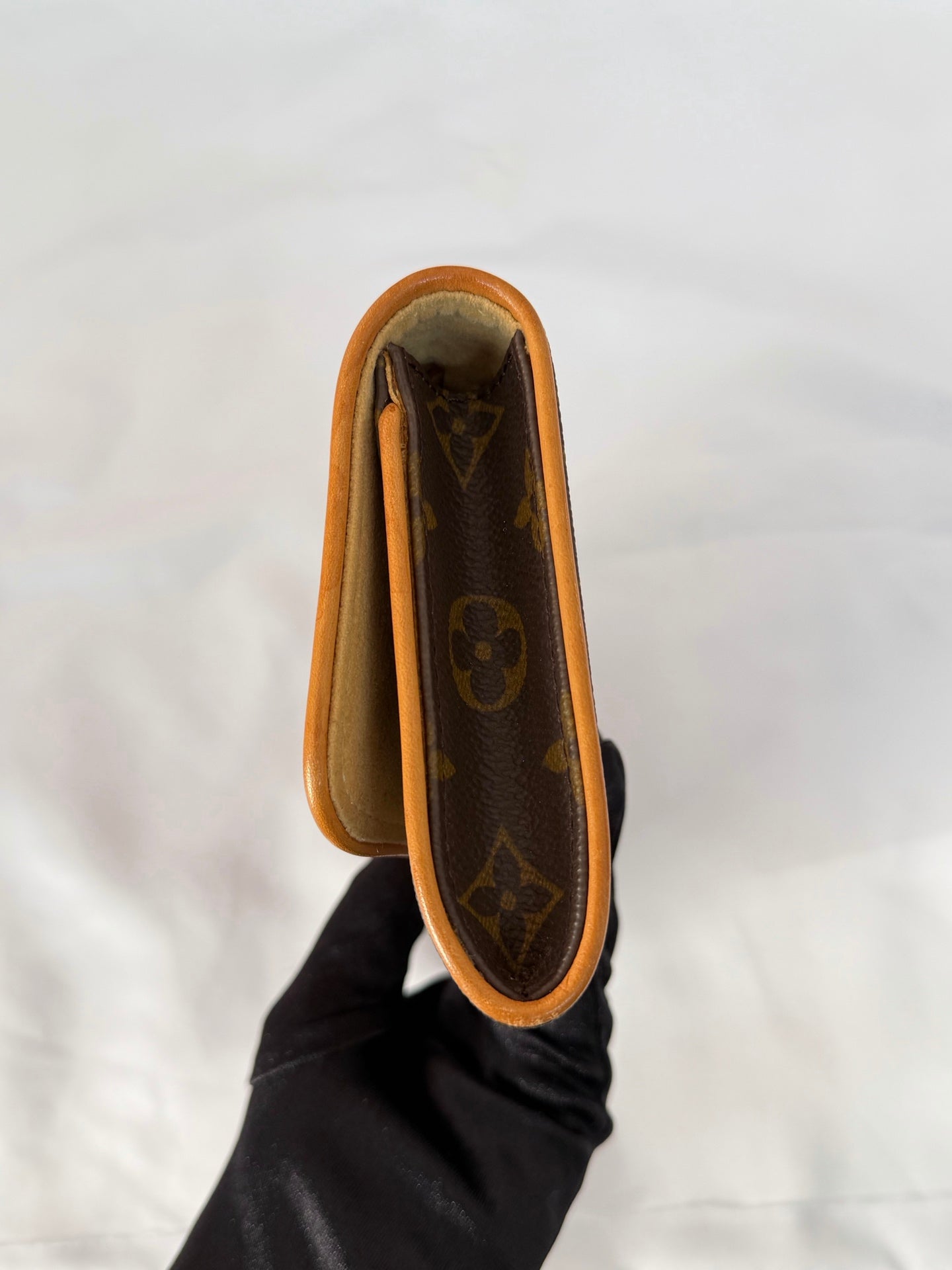 LOUIS VUITTON Monogram Clutch