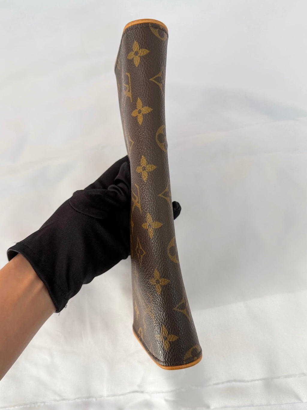 LOUIS VUITTON Monogram Clutch