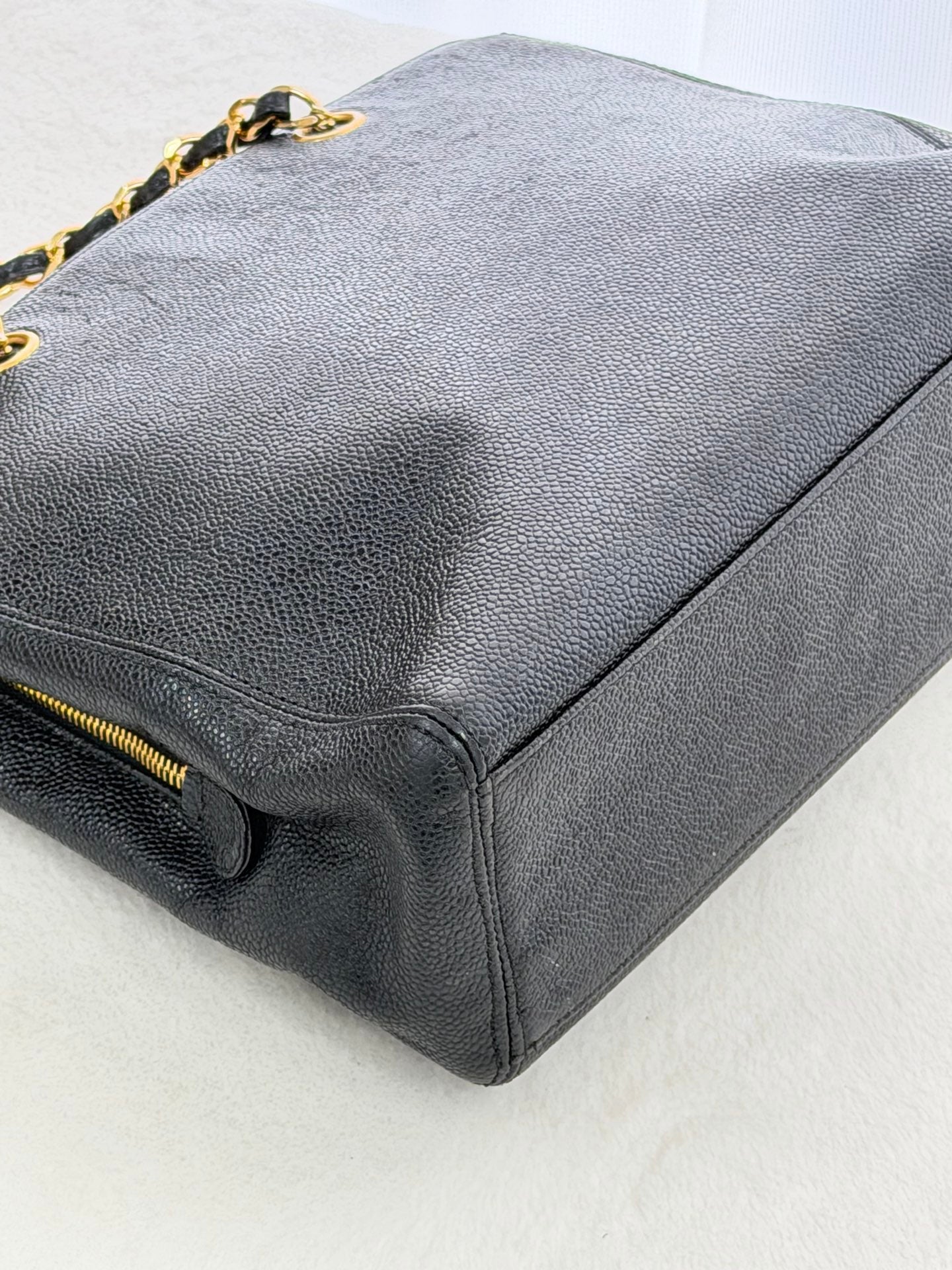 CHANEL Cavier Geniune Chainbag