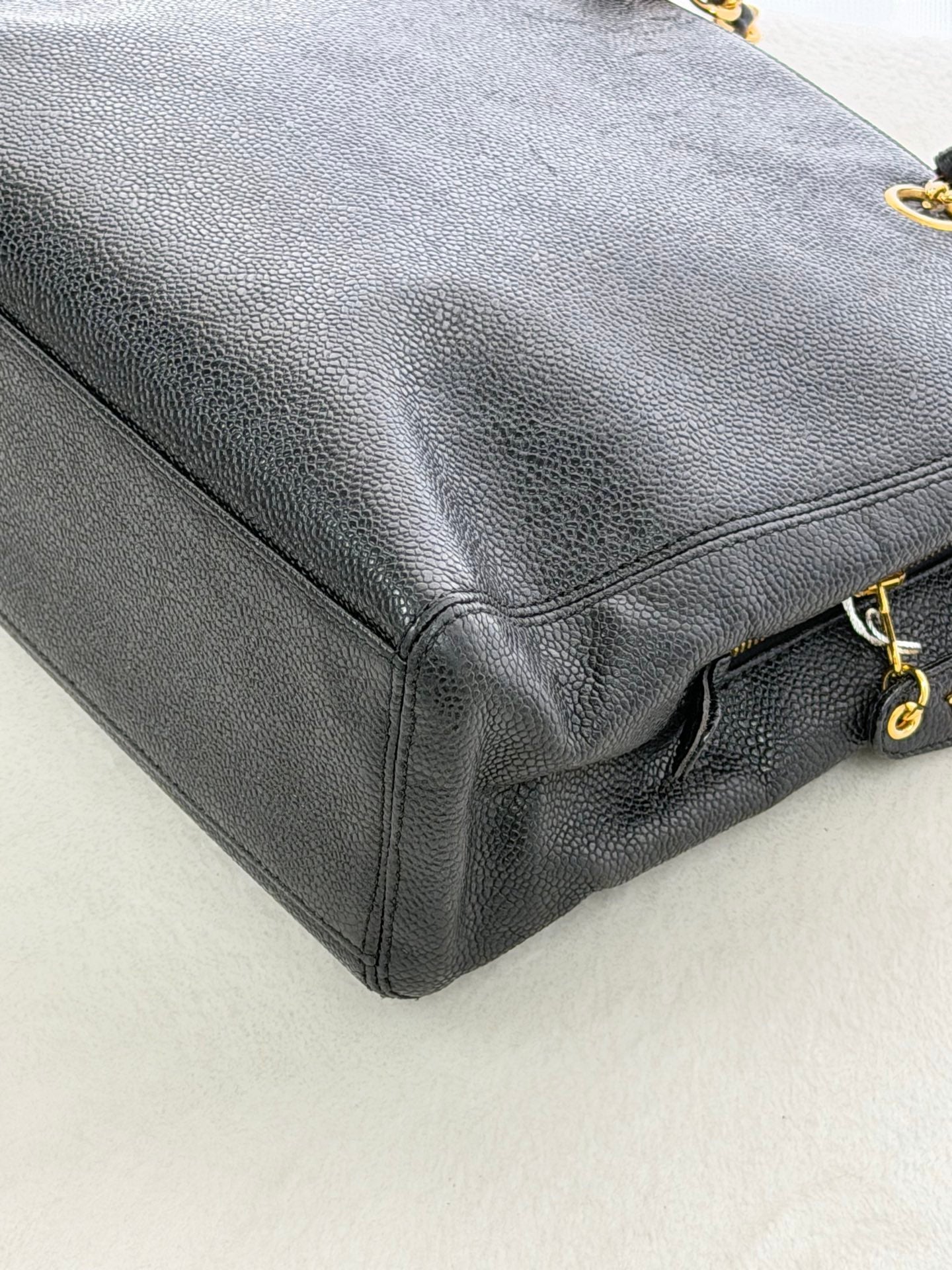 CHANEL Cavier Geniune Chainbag