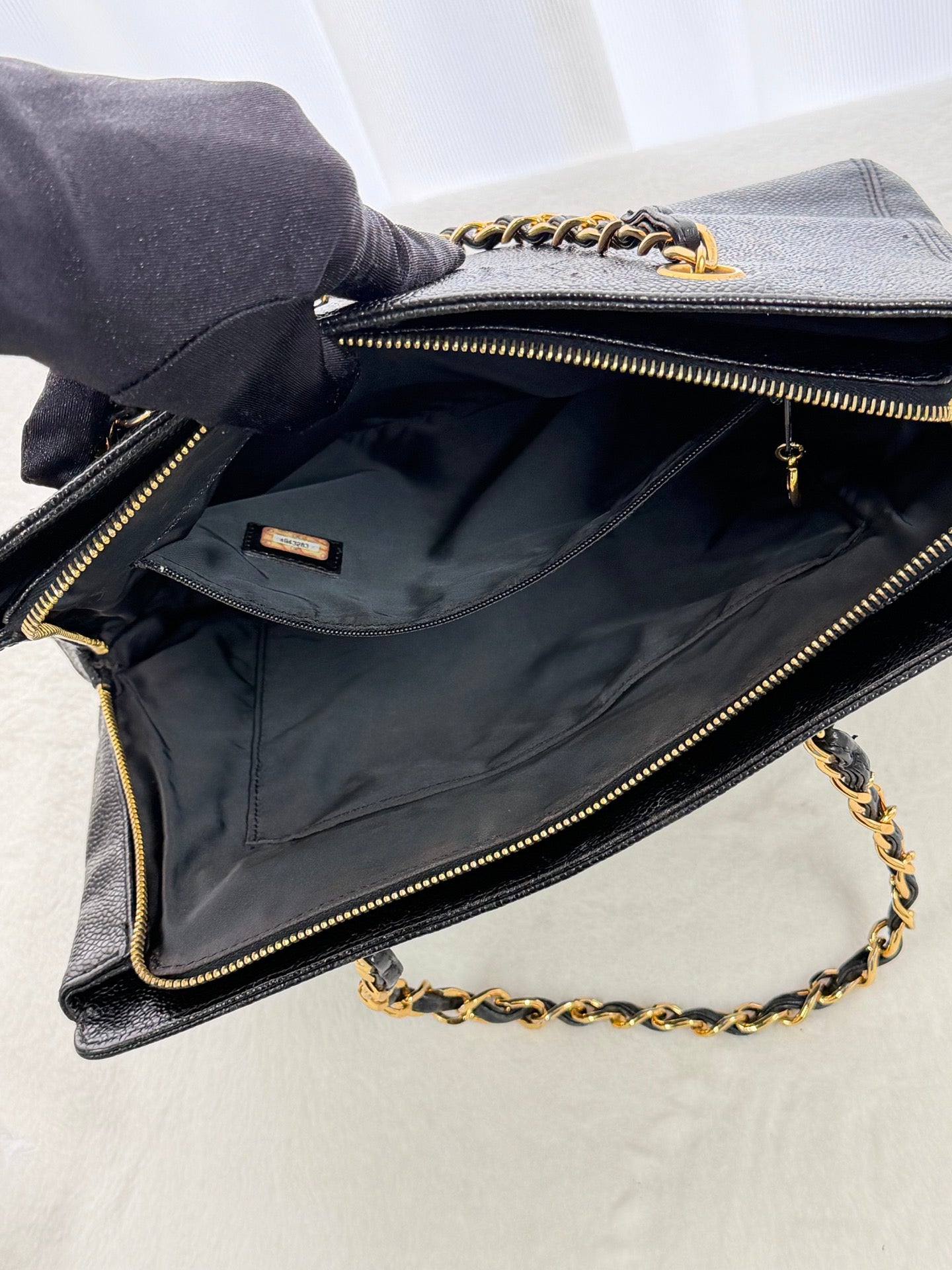 CHANEL Cavier Geniune Chainbag