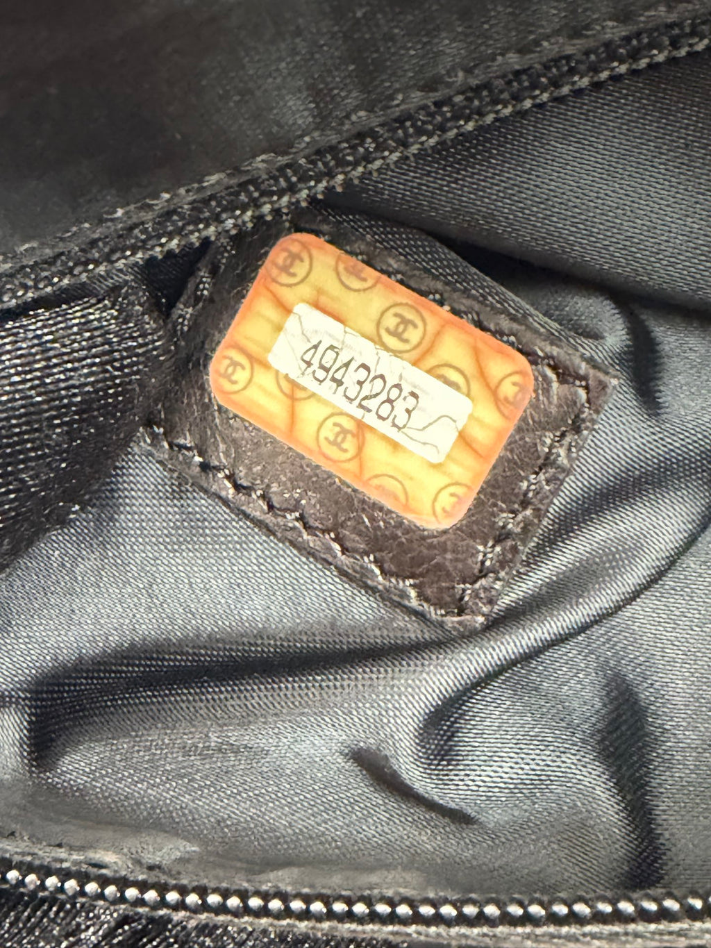 CHANEL Cavier Geniune Chainbag