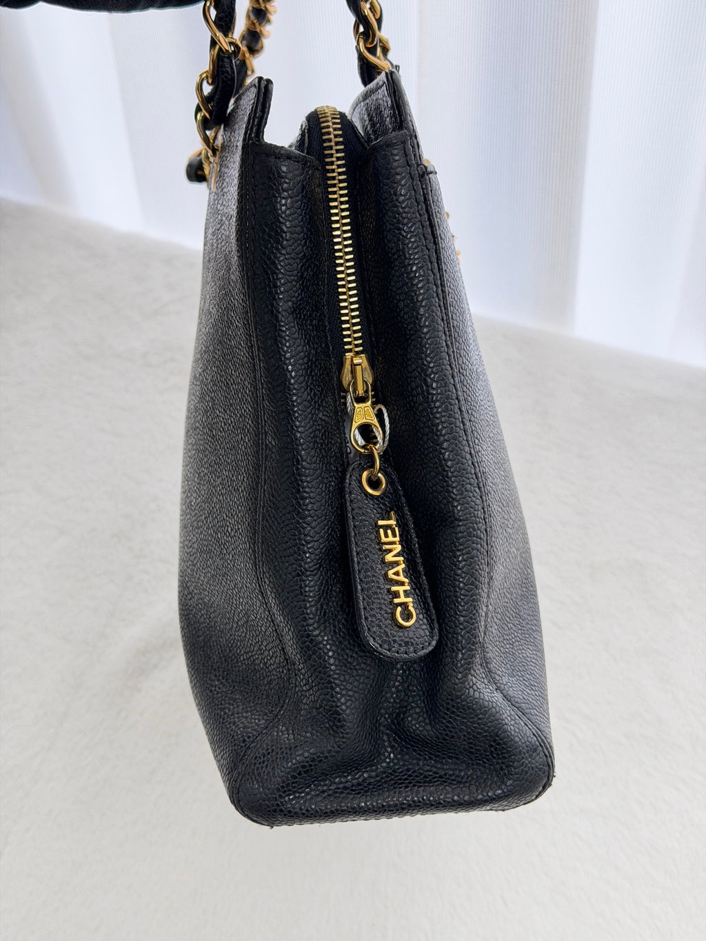 CHANEL Cavier Geniune Chainbag
