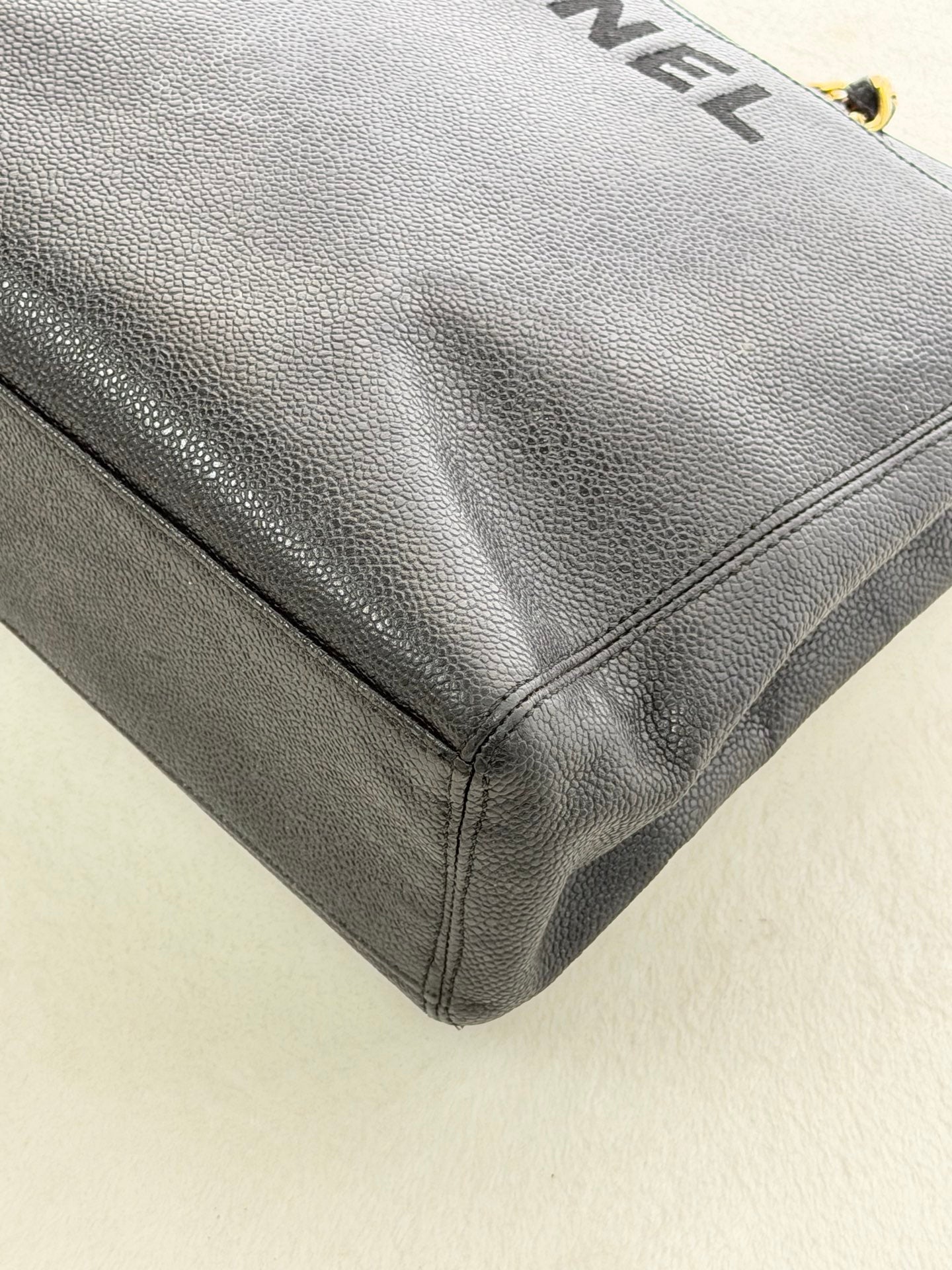 CHANEL Cavier Geniune Chainbag