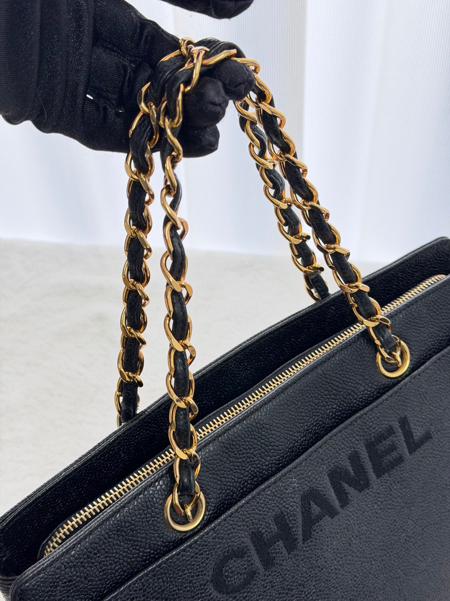 CHANEL Cavier Geniune Chainbag