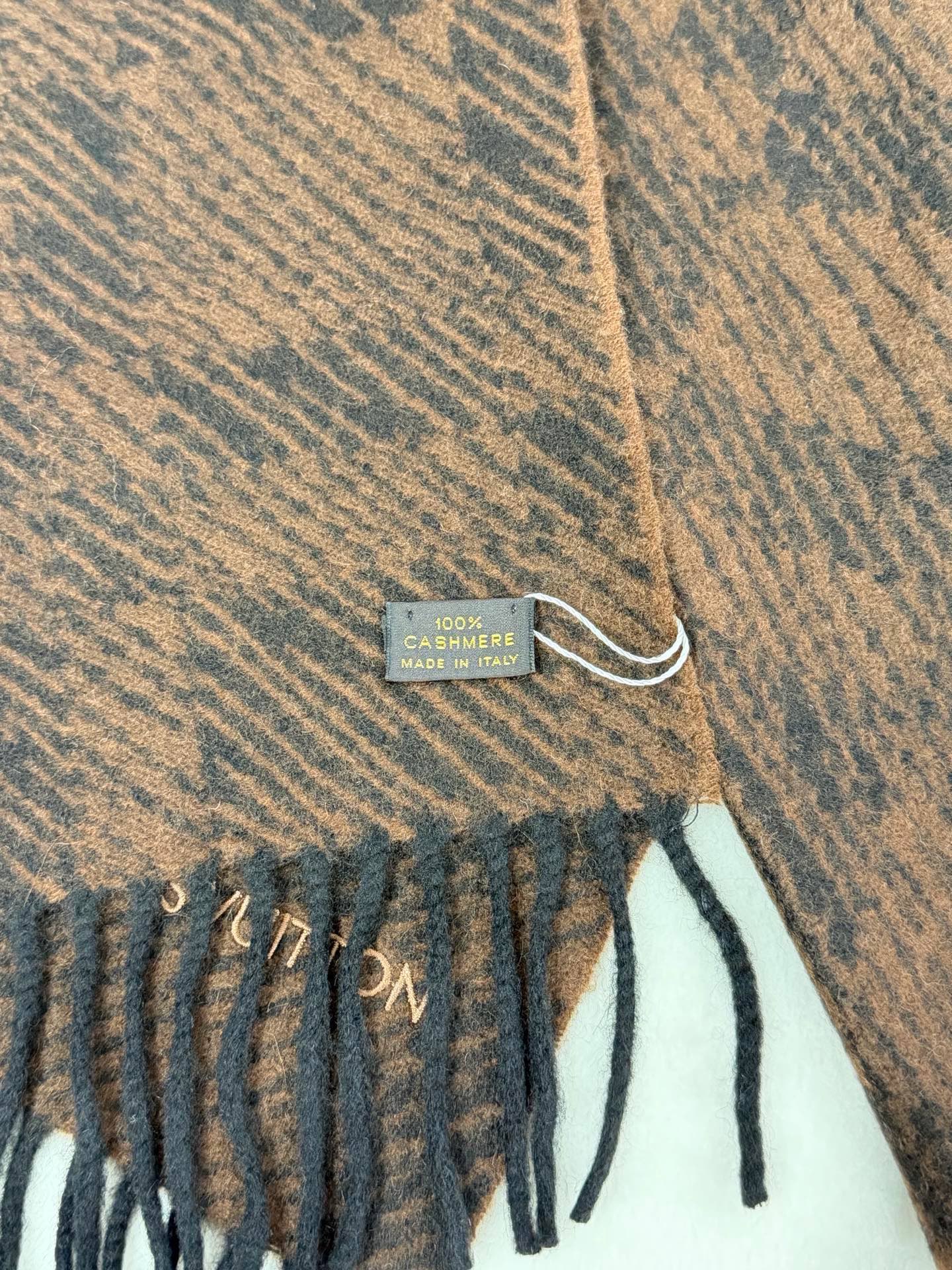 LOUIS VUITTON Cashmere Scarf