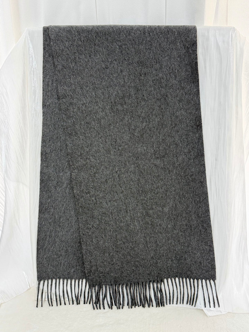 LOUIS VUITTON 100% cashmere Gray Scarf