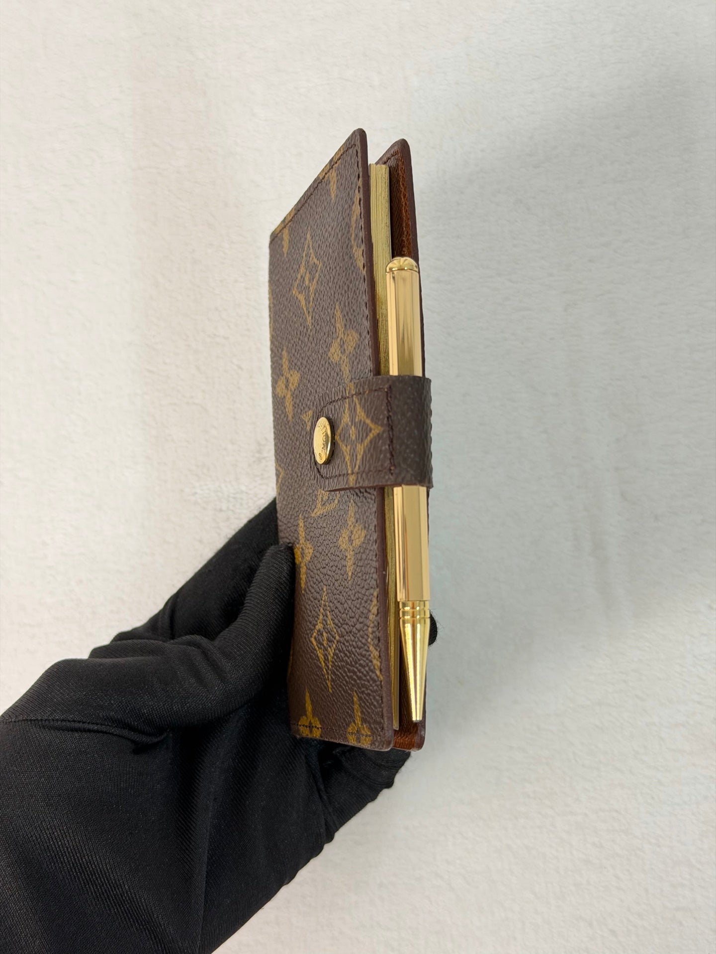 LOUIS VUITTON Monogram Notebook ( With pen)