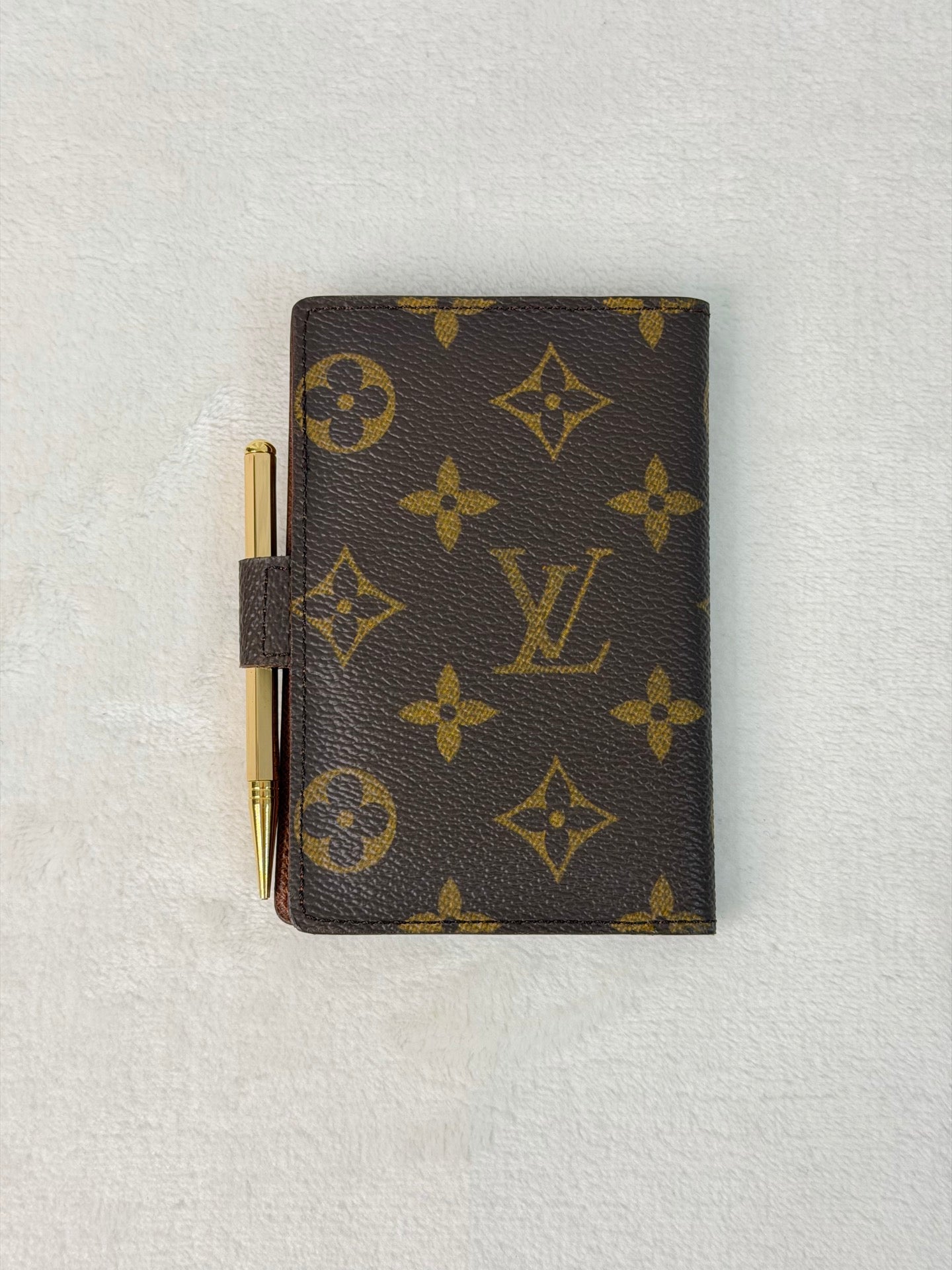 LOUIS VUITTON Monogram Notebook ( With pen)