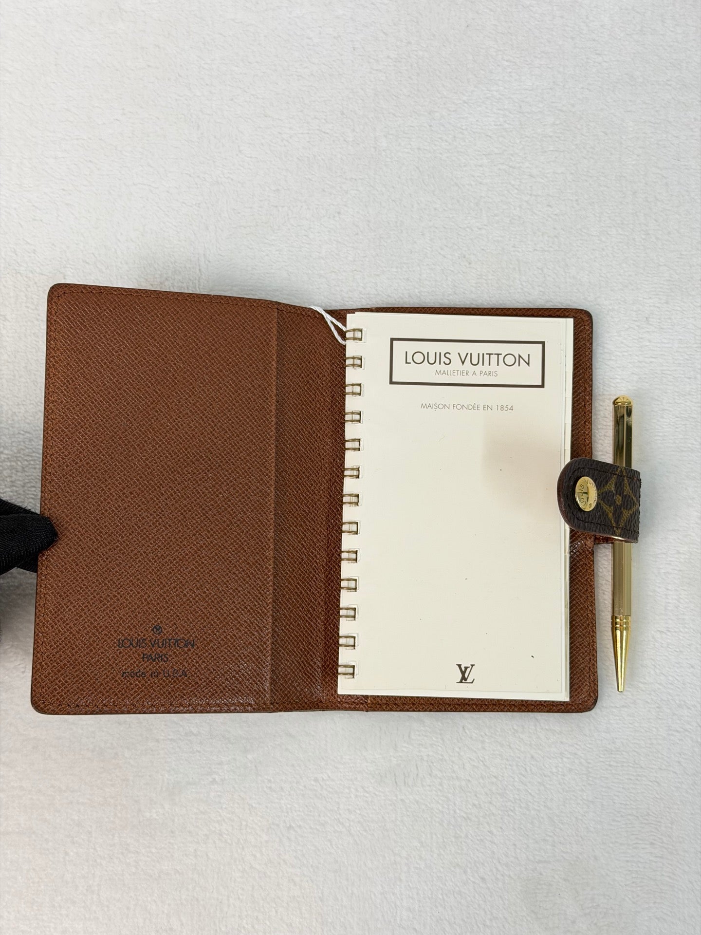 LOUIS VUITTON Monogram Notebook ( With pen)