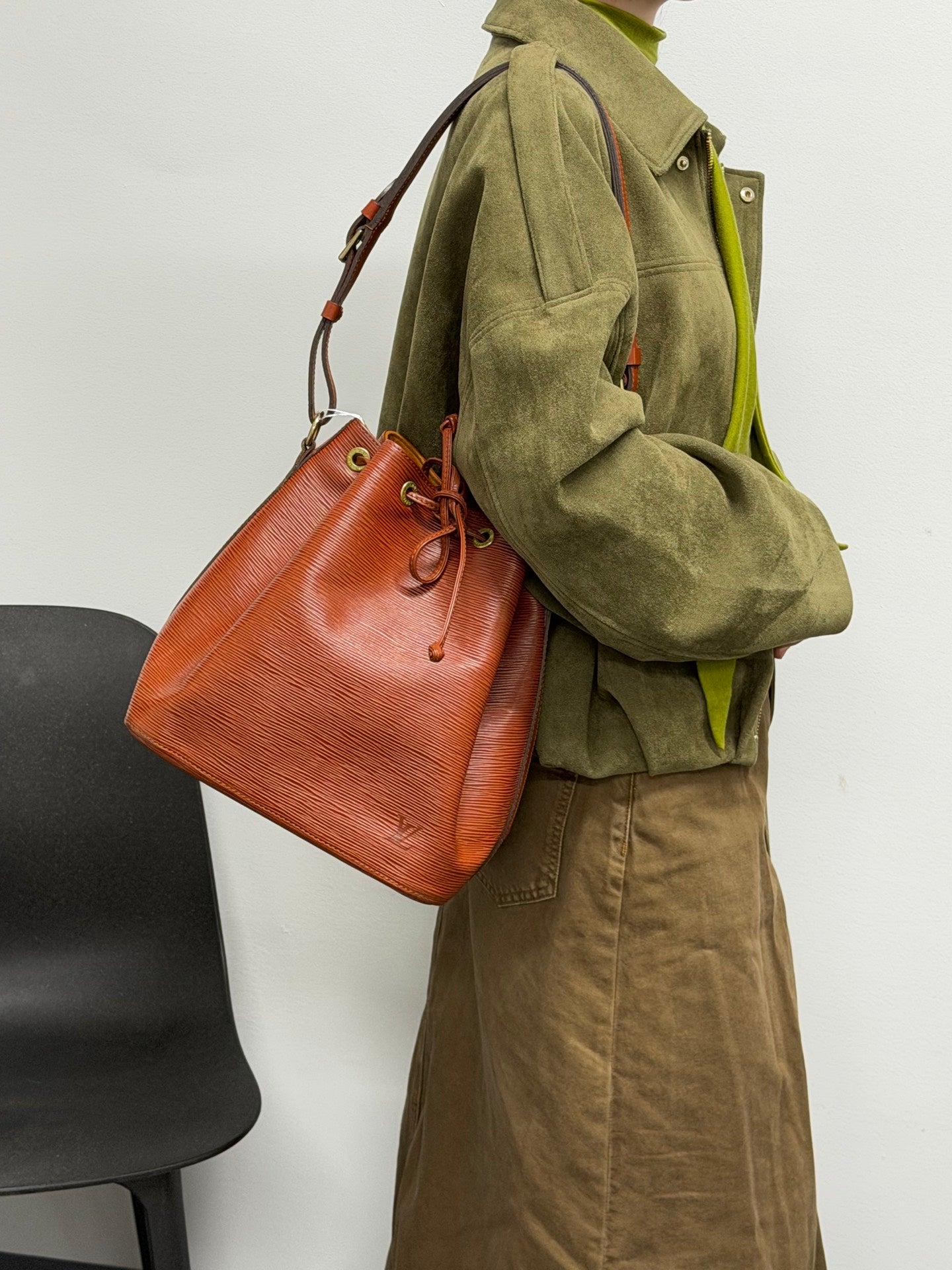 LOUIS VUITTON Epi Noé Bucket Shoudlerbag