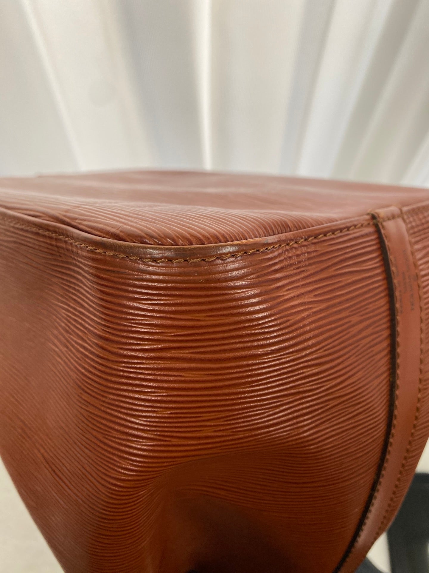 LOUIS VUITTON Epi Noé Bucket Shoudlerbag