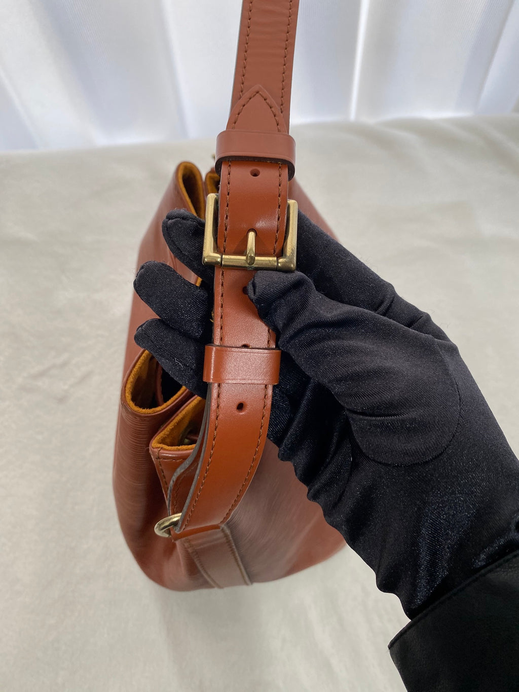 LOUIS VUITTON Epi Noé Bucket Shoudlerbag