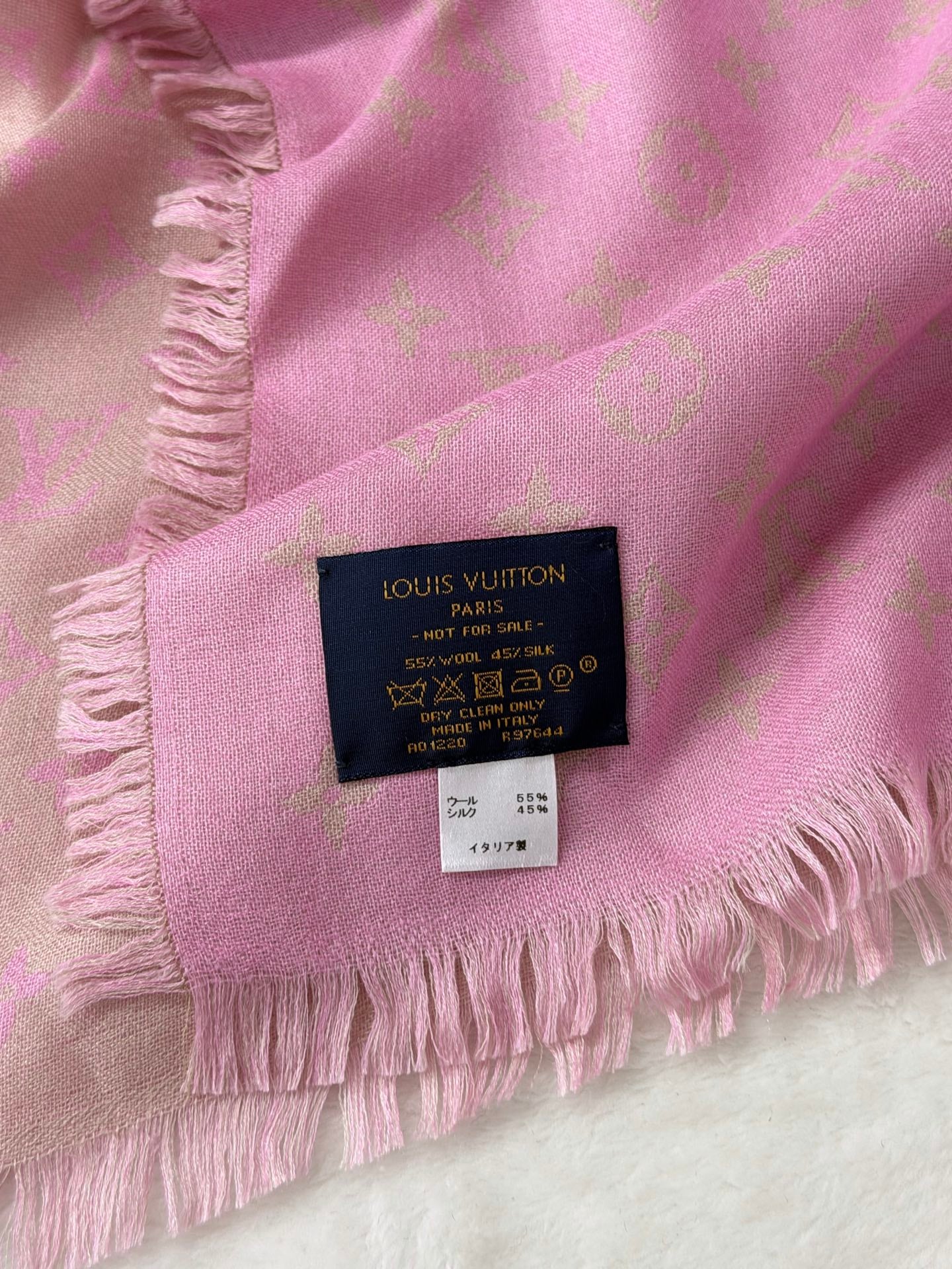 LOUIS VUITTON Monogram Pink Scarf