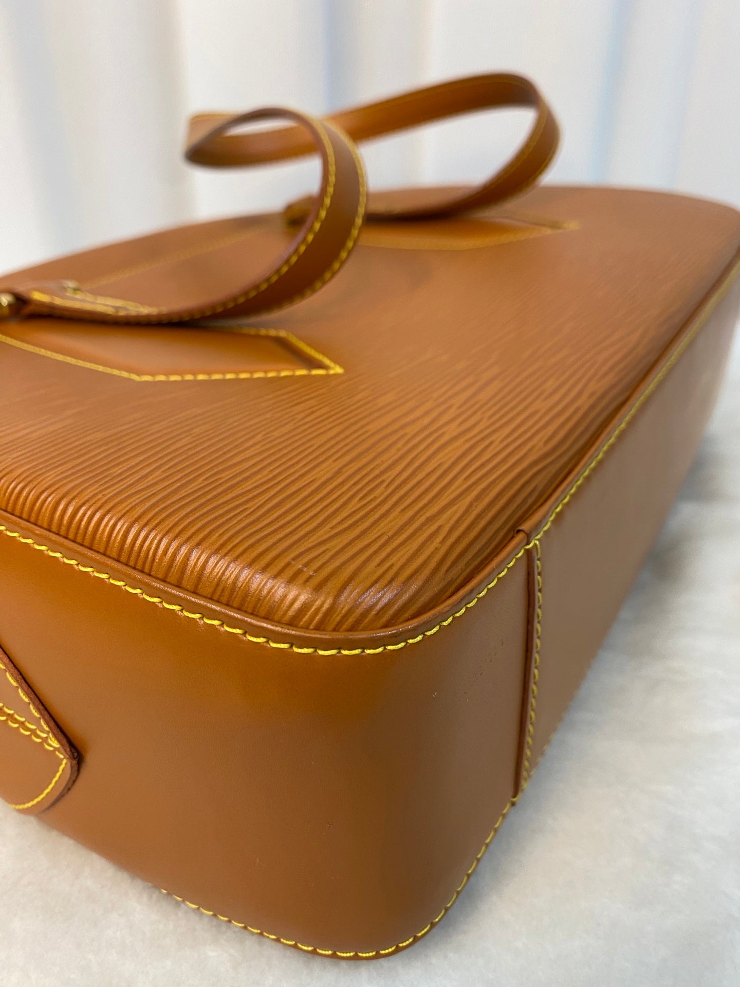 LOUIS VUITTON Epi Shoulderbag