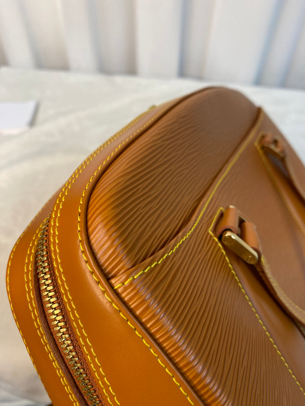 LOUIS VUITTON Epi Shoulderbag