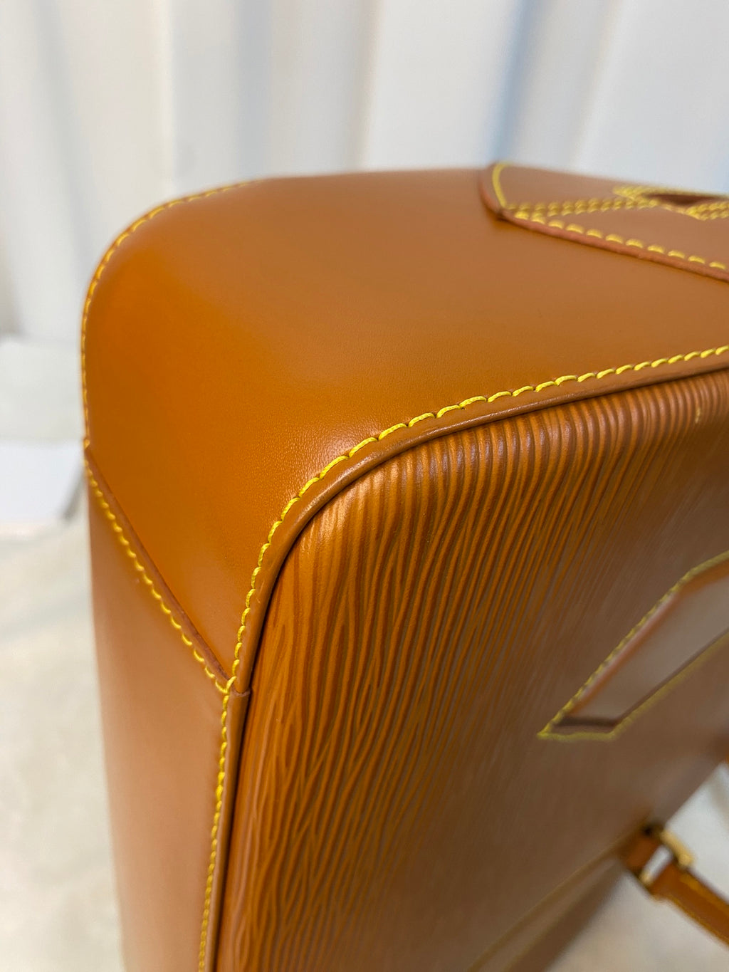 LOUIS VUITTON Epi Shoulderbag