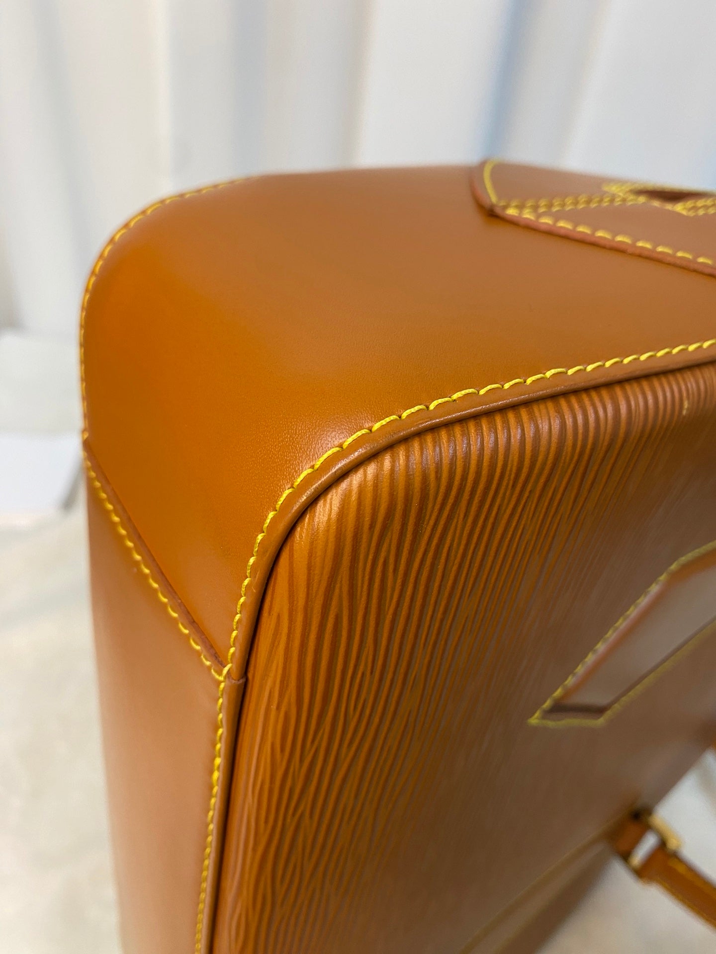 LOUIS VUITTON Epi Shoulderbag