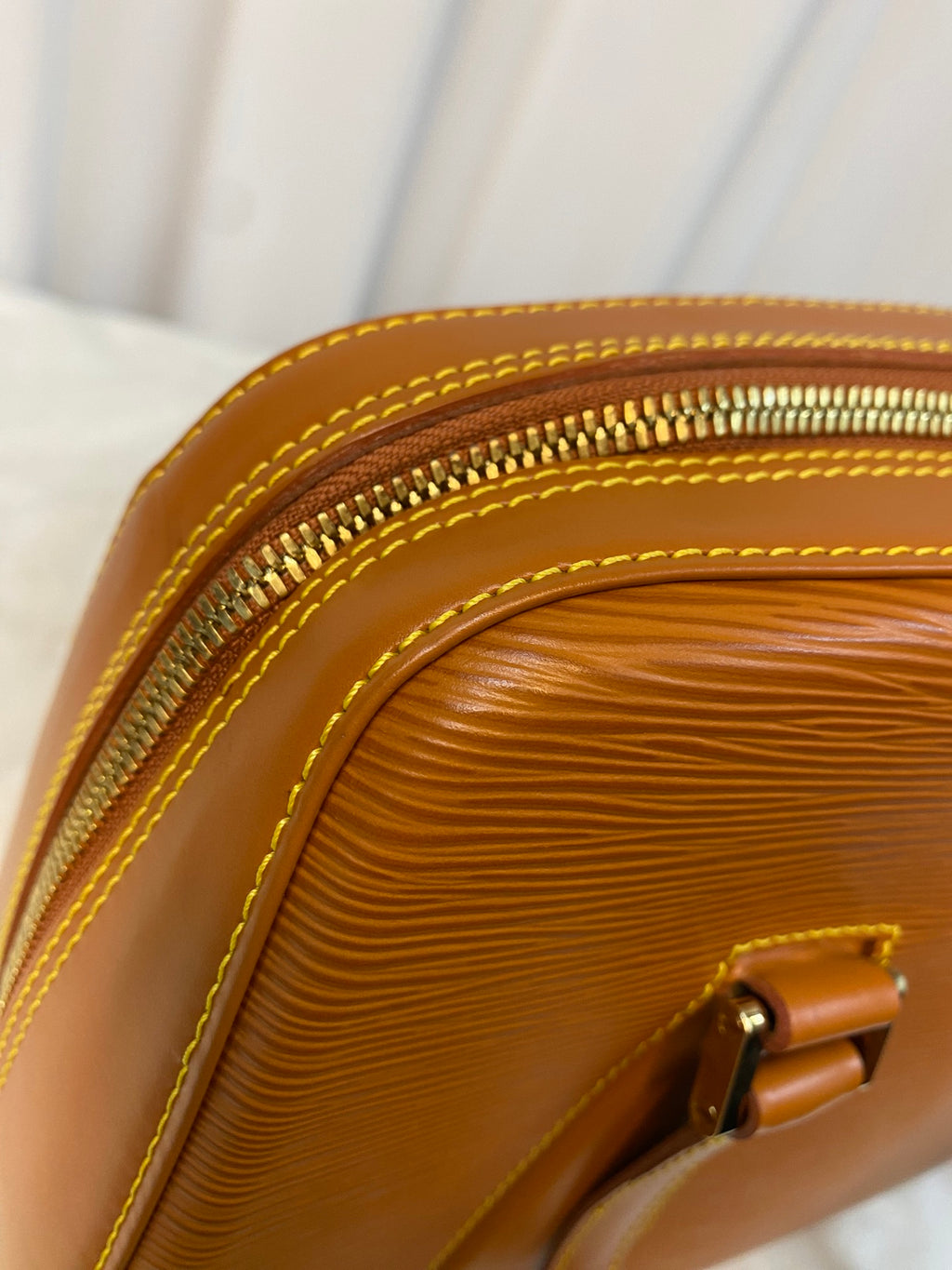 LOUIS VUITTON Epi Shoulderbag